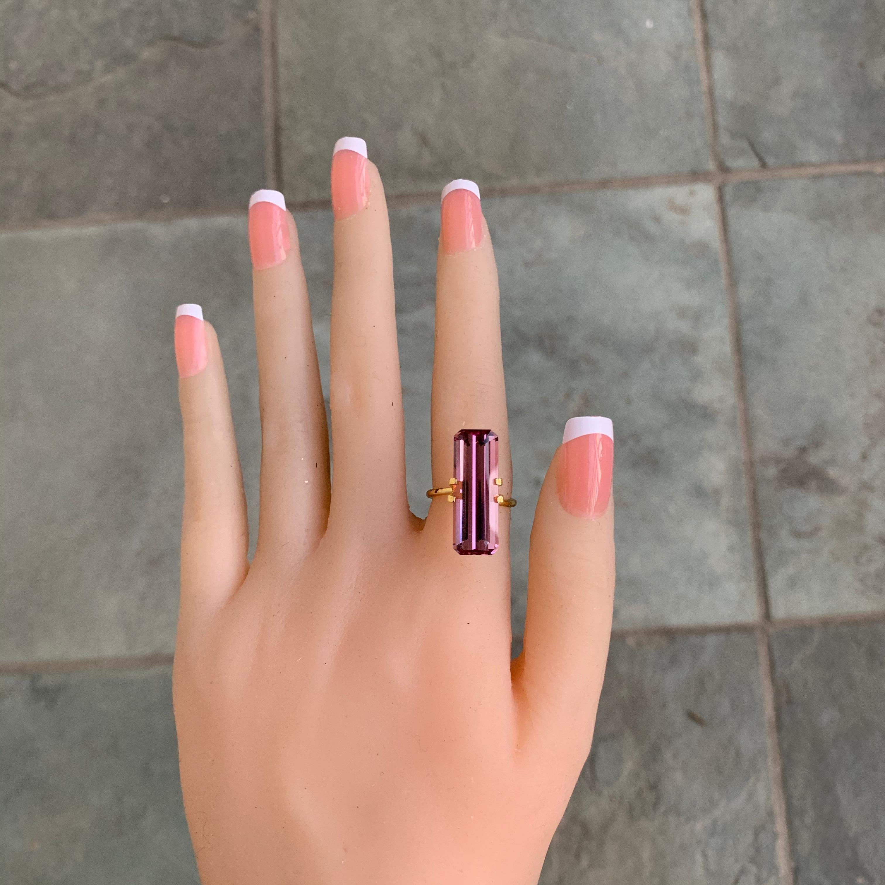 Modern 11.16 Carat Pink Tourmaline Loose Gemstone For Sale