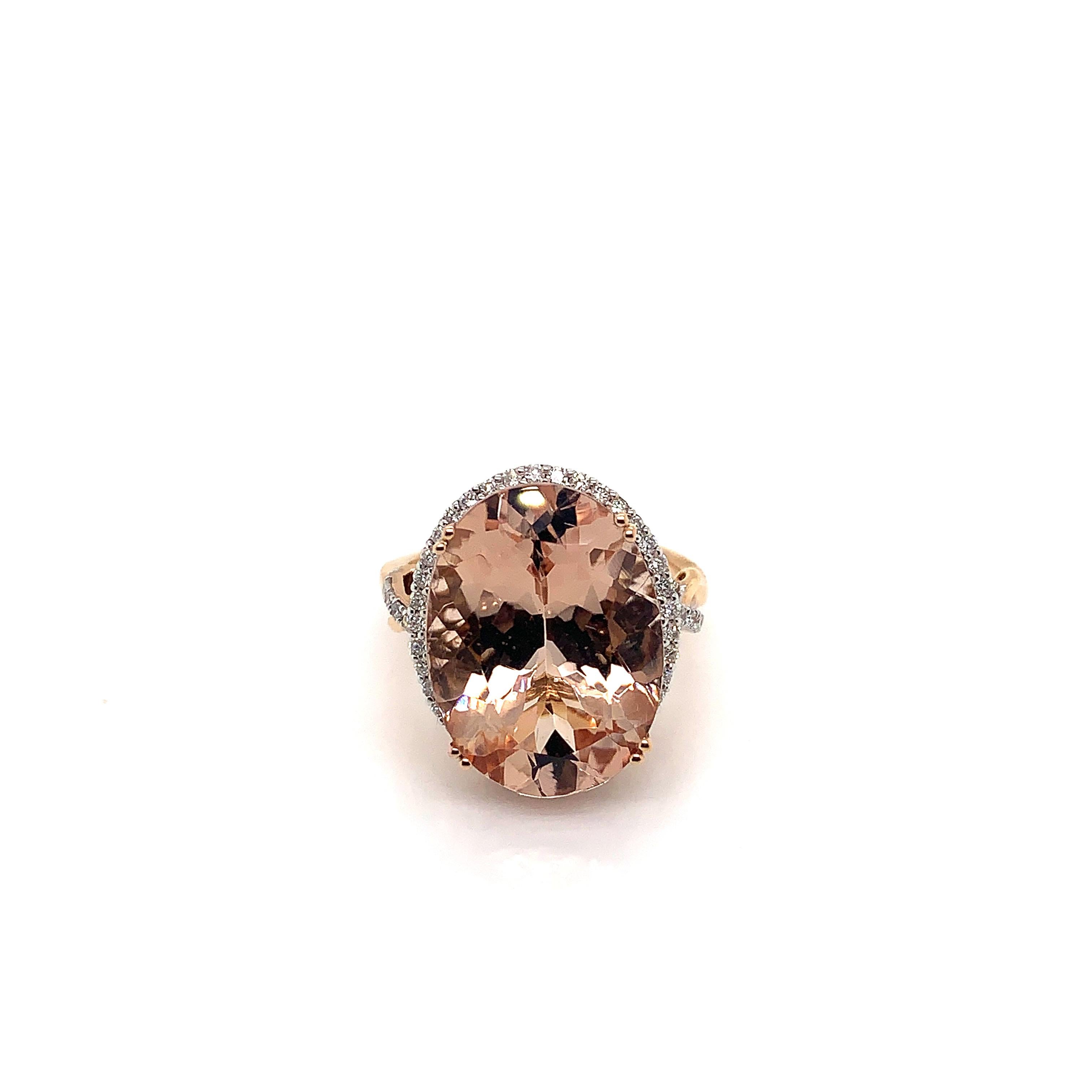 Classic morganite ring in 18K rose gold with diamonds. 

Morganite: 11.17 carat oval shape.
Diamonds: 0.283 carat, G colour, VS clarity. 
Gold: 4.65g, 18K rose gold. 