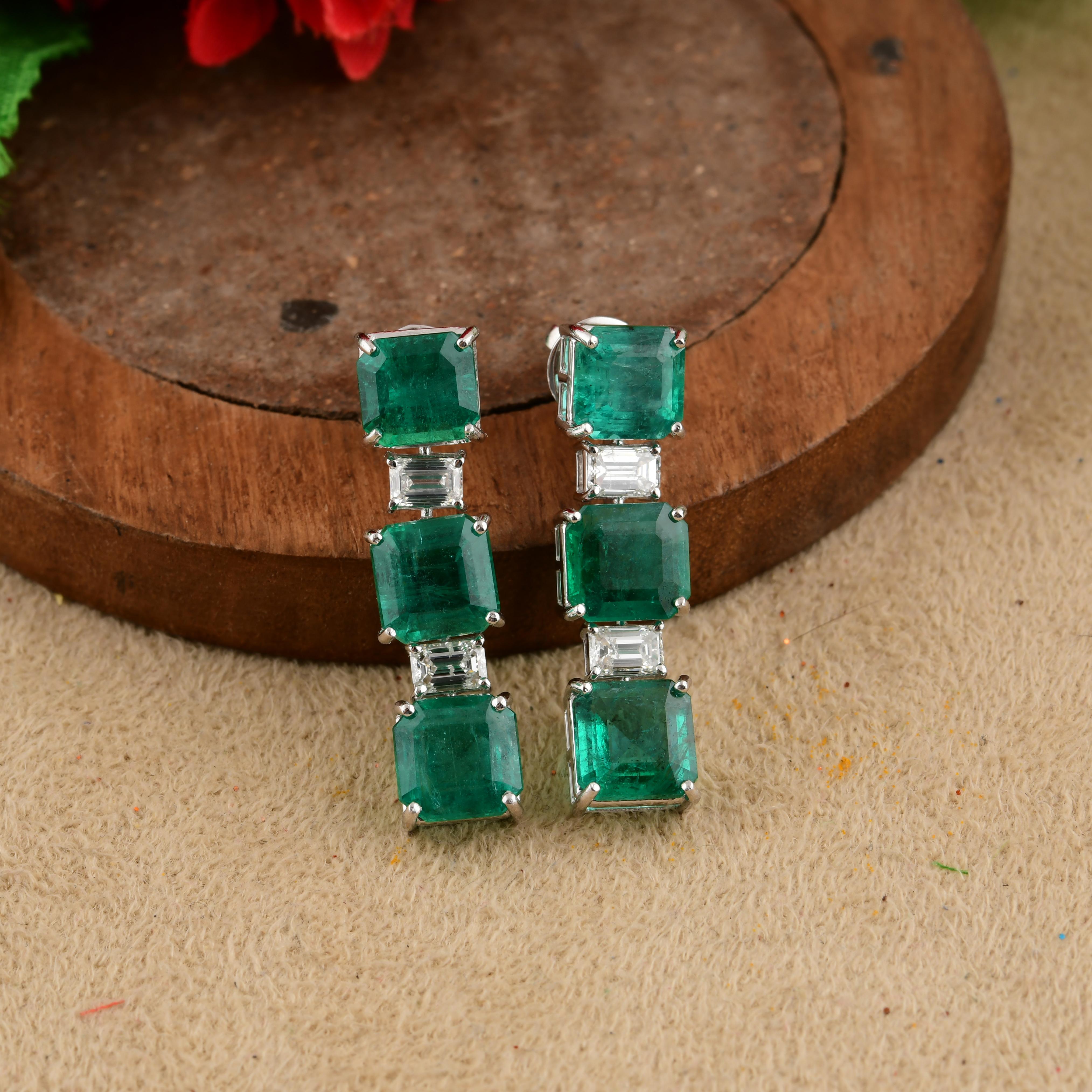 Women's 11.17cts Zambian Emerald 1.04cts SI/H Diamond Dangle Earrings 14k White Gold For Sale