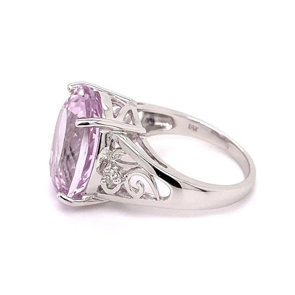 11.19 Carat Oval Kunzite and Diamond Gold Statement Vintage Cocktail Ring In Excellent Condition For Sale In Montreal, QC