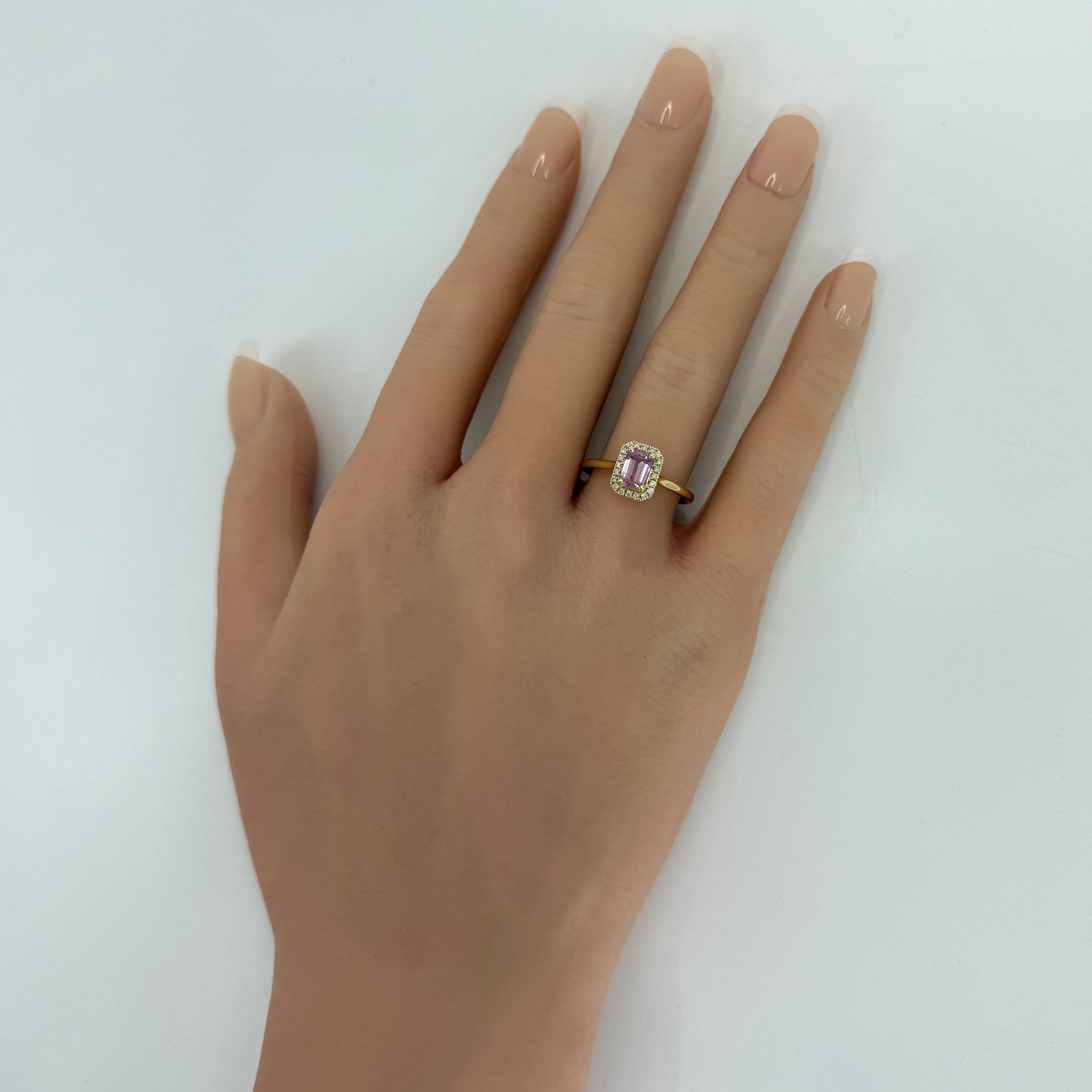 Taglio smeraldo Anello aureola in oro giallo 18k con diamante e spinello rosa Mahenge taglio smeraldo (1,11ct) in vendita