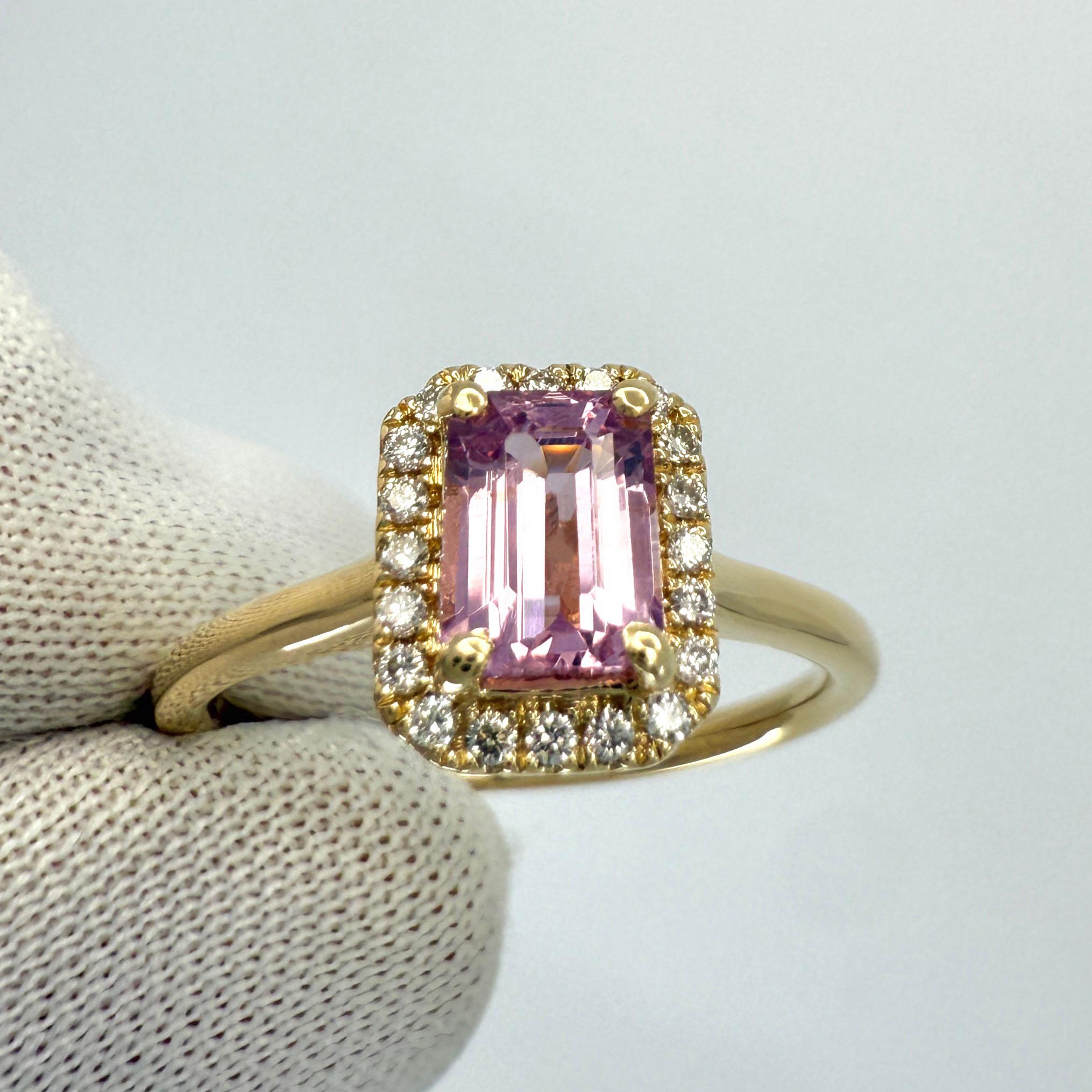 Anello aureola in oro giallo 18k con diamante e spinello rosa Mahenge taglio smeraldo (1,11ct) In condizioni Nuovo in vendita a Birmingham, GB
