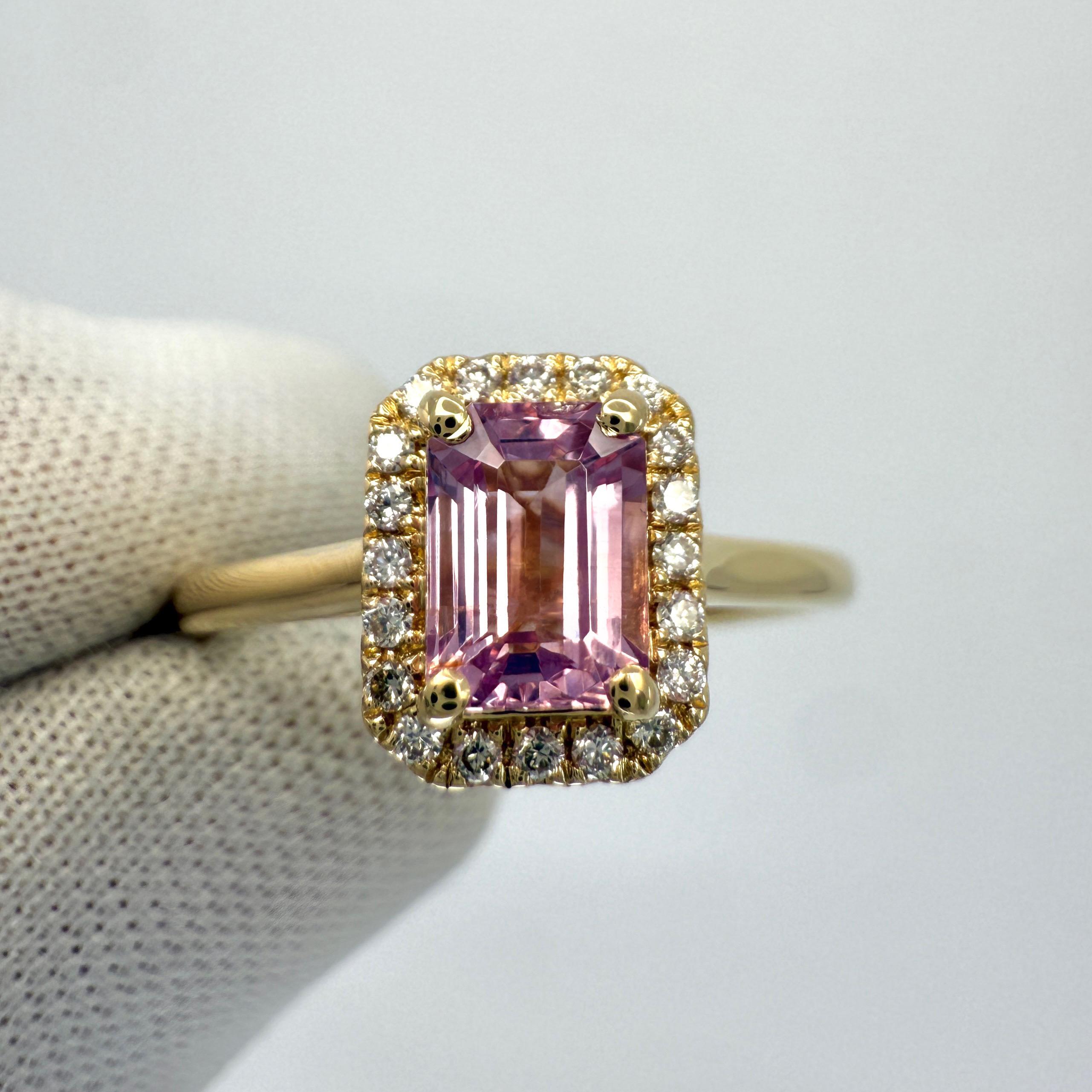 Anello aureola in oro giallo 18k con diamante e spinello rosa Mahenge taglio smeraldo (1,11ct) in vendita 2