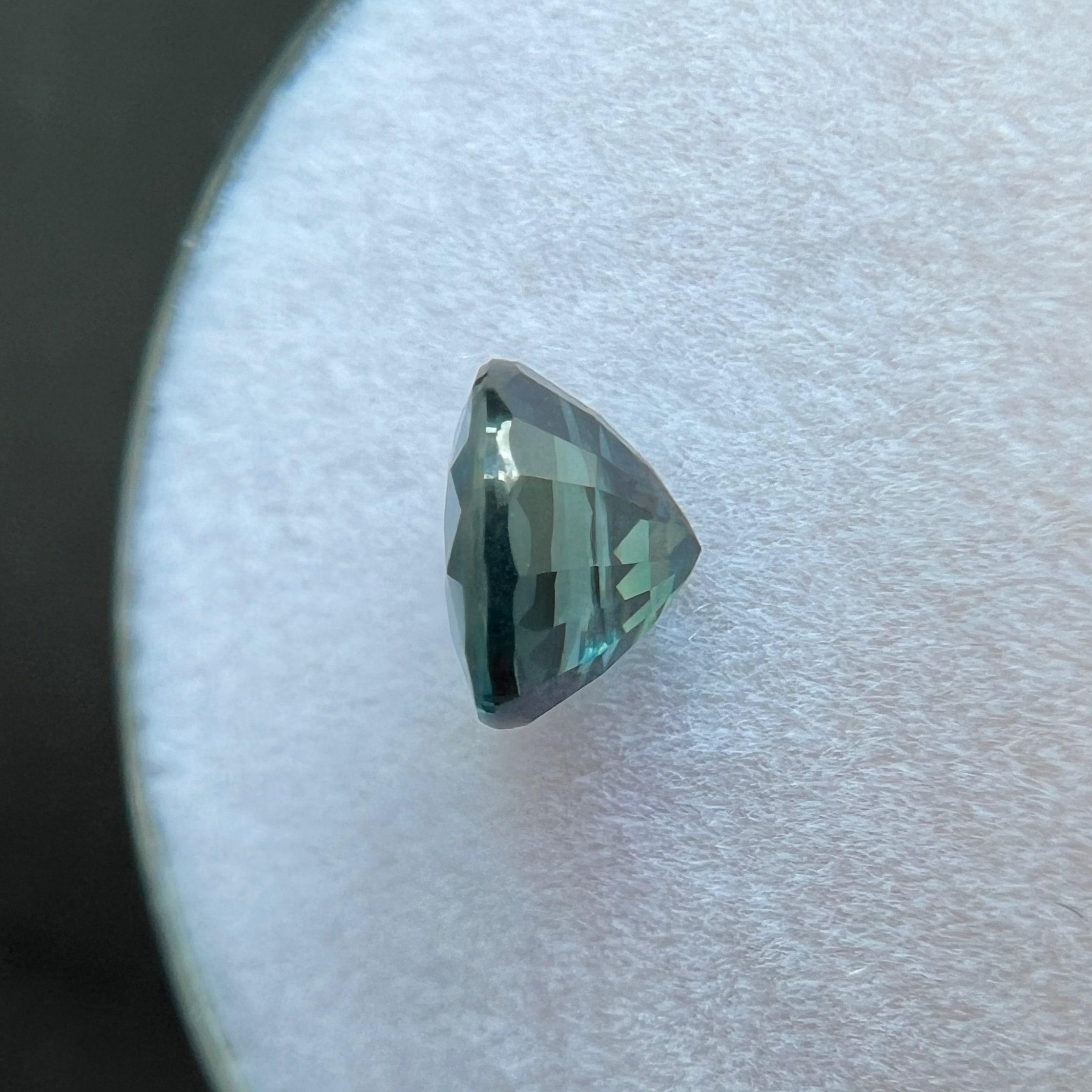 1.11Ct Gia Certified Natural Vivid Blue Sapphire Oval Cut Gemstone 6.1X5.1Mm For Sale 4
