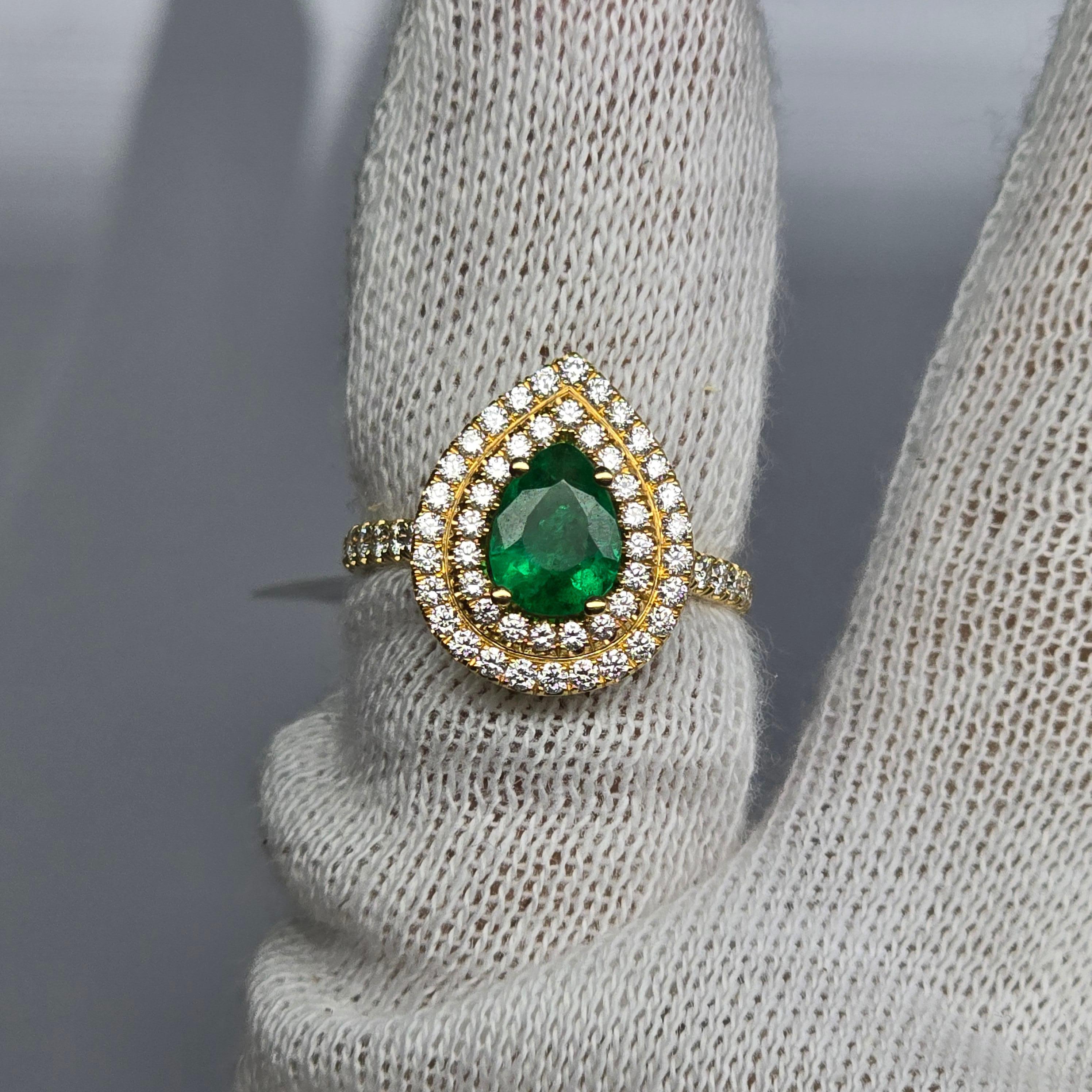 Women's or Men's 1.11ct Green Emerald Diamond ring pear engagement ring 18KT For Sale