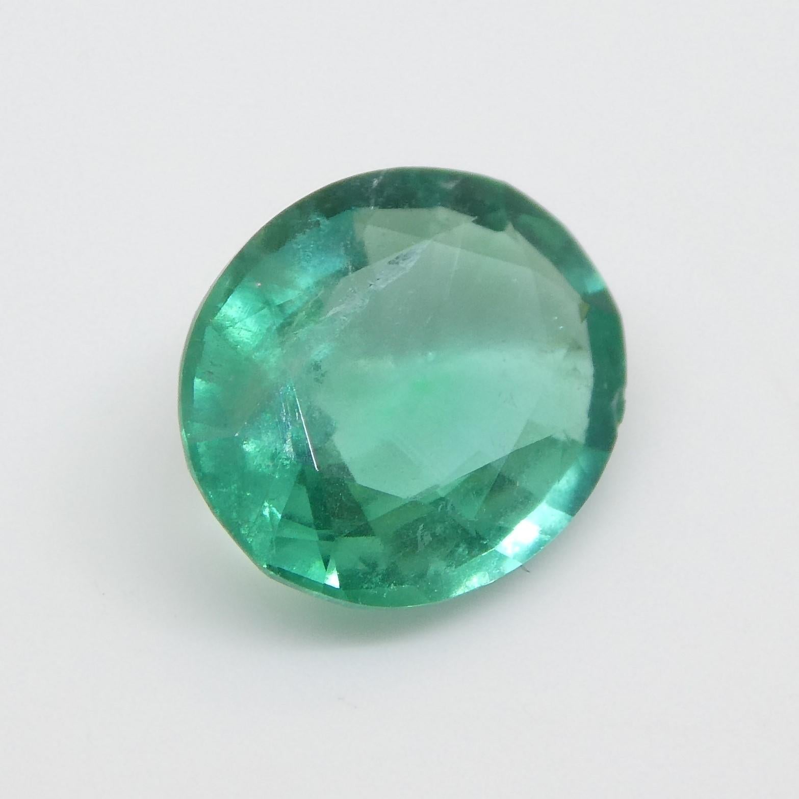 Brilliant Cut 1.11ct Oval Green Emerald from Zambia For Sale