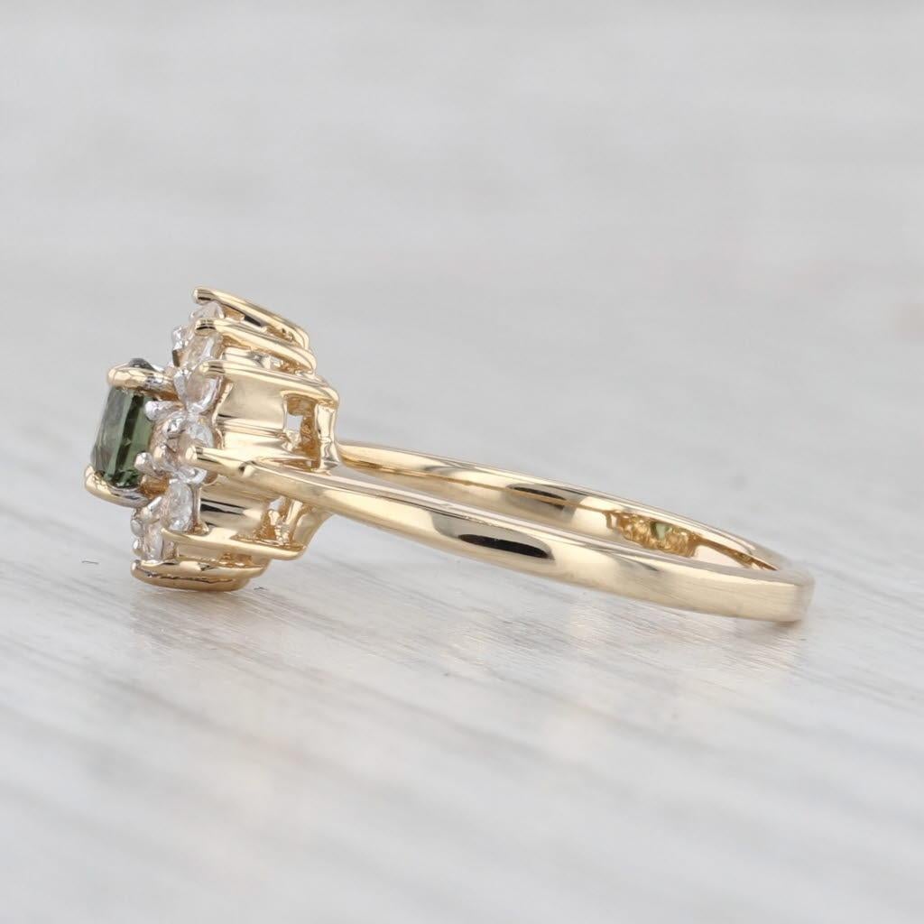 Anillo de oro amarillo de 14k con turmalina verde y topacio blanco de 1,11 quilates Talla 7 en venta 1
