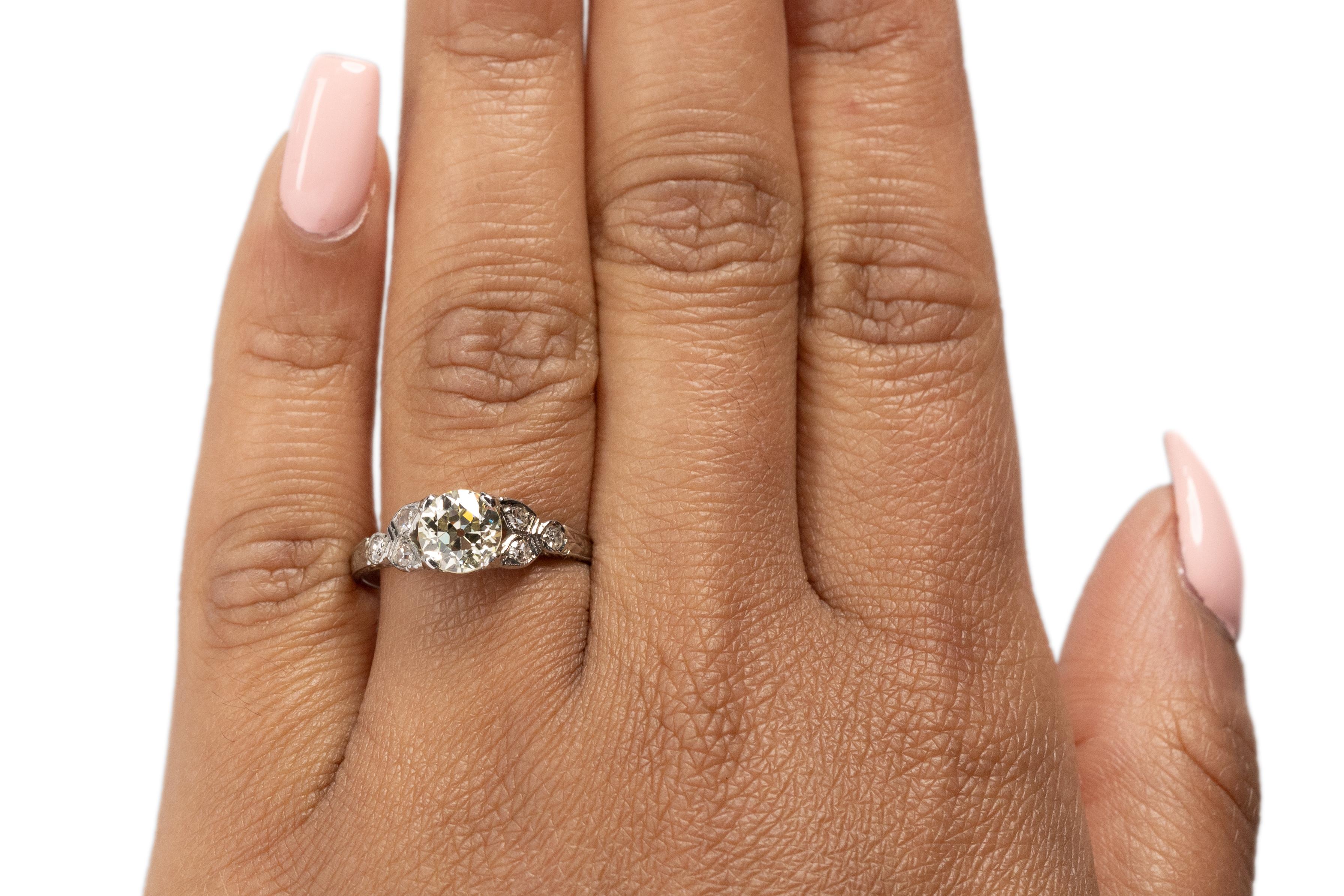 Women's 1.12 Carat Art Deco Diamond 18 Karat White Gold Engagement Ring For Sale