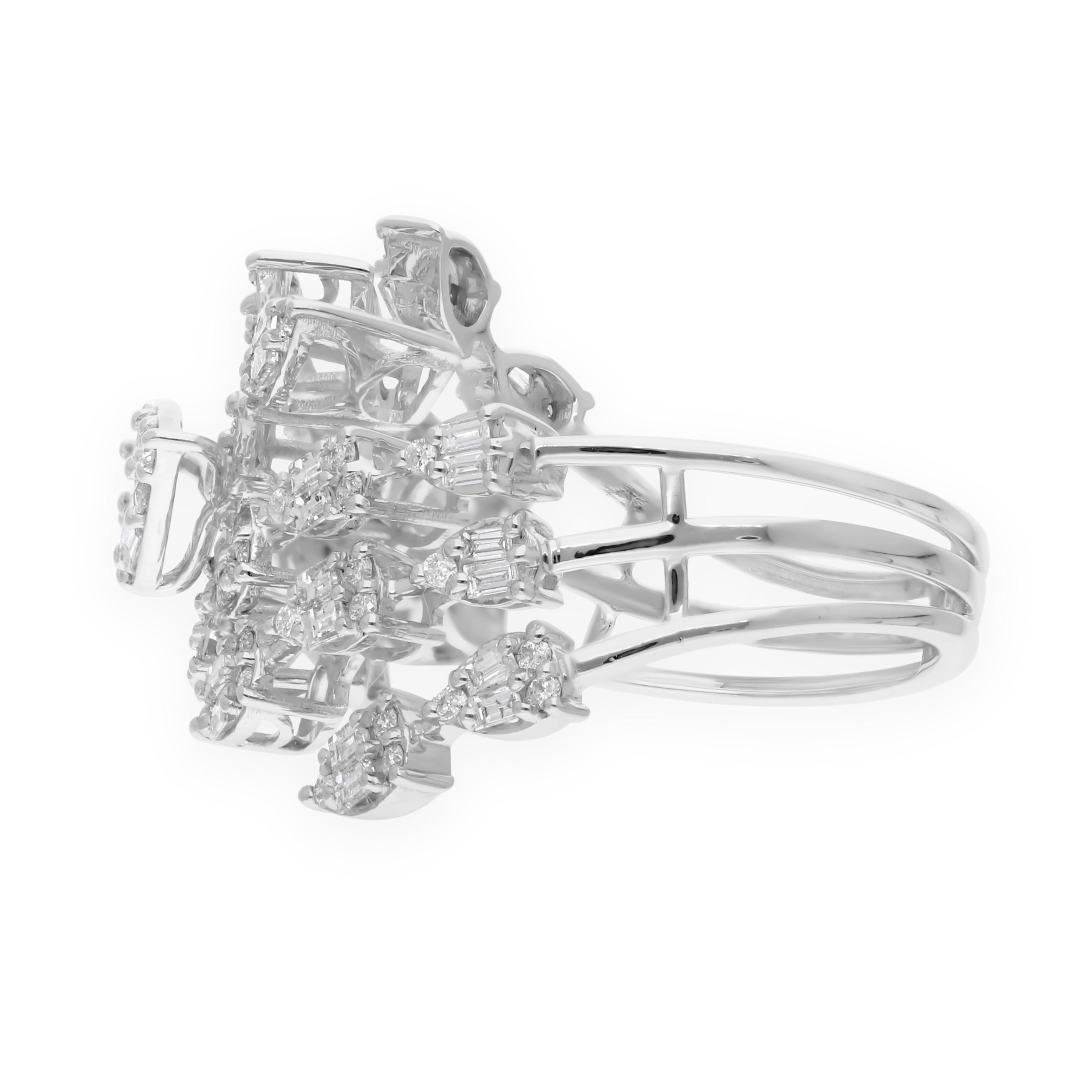 in vendita:  Anello da cocktail con diamante tondo baguette da 1,12 carati e cluster di foglie in oro bianco 14 carati 7