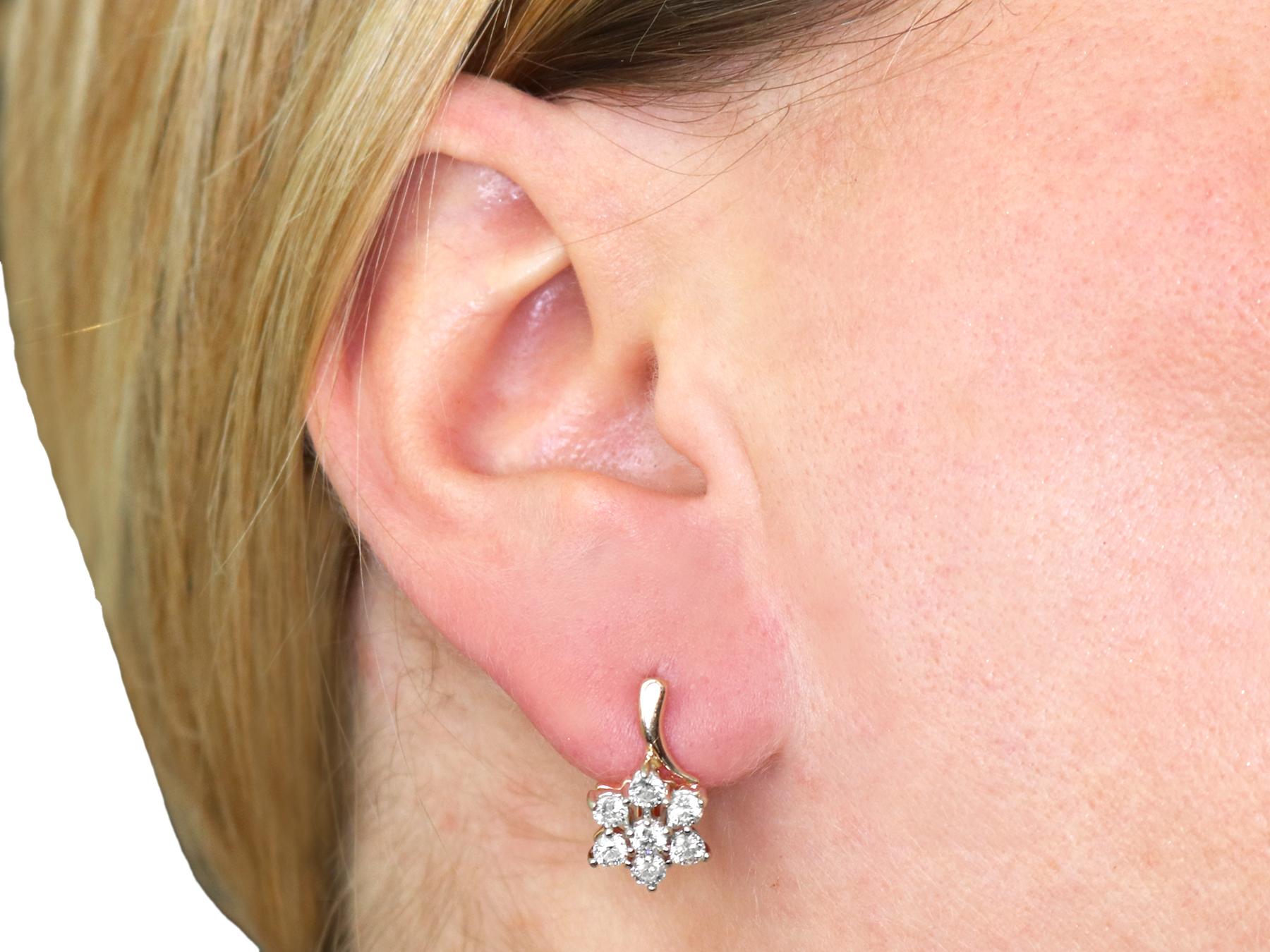 Boucles d'oreilles en or jaune avec diamant de 1,12 carat en vente 3