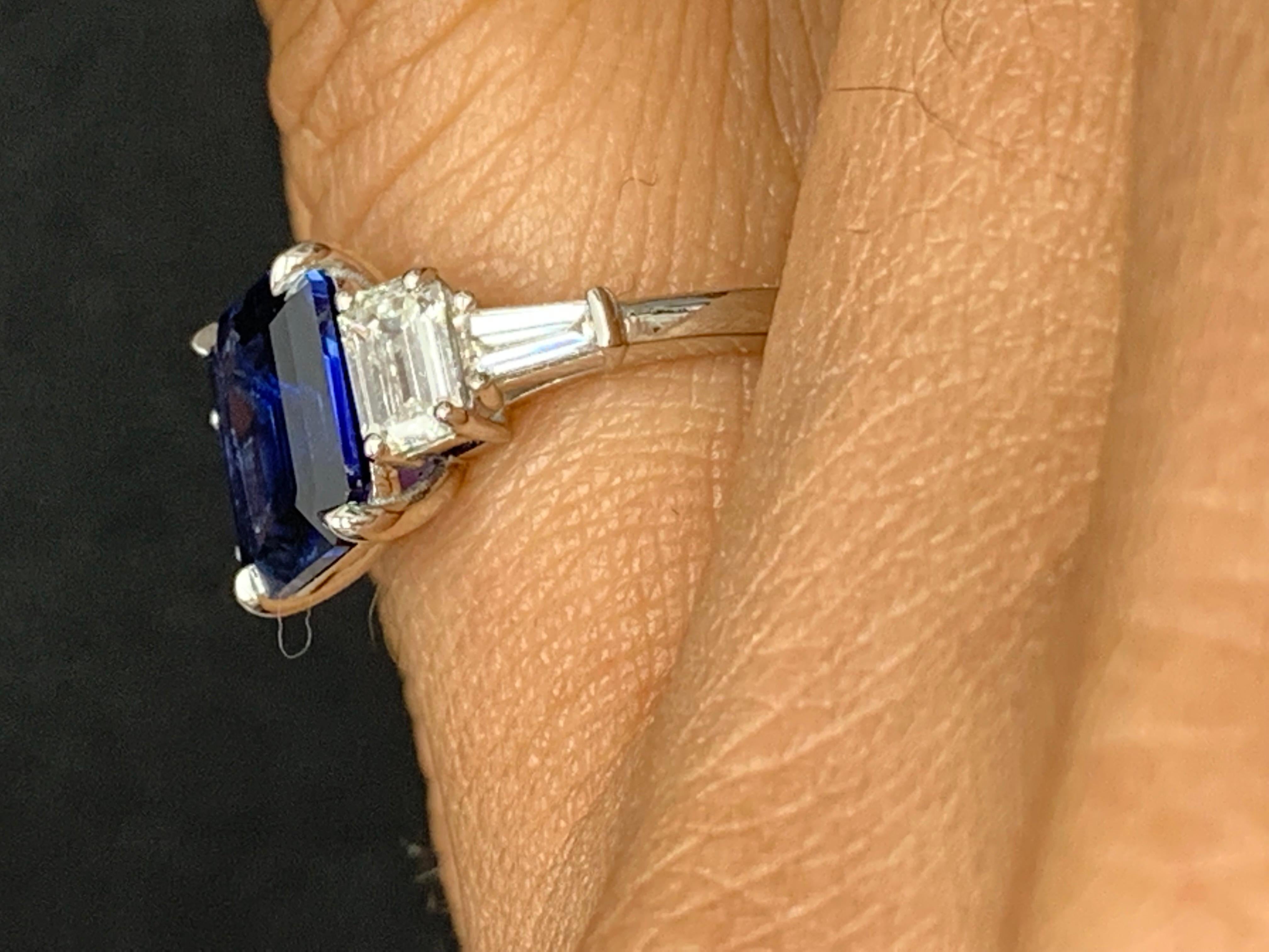 1.12 Carat Emerald Cut Sapphire and Diamond 5 Stone Ring in 14k White Gold In New Condition For Sale In NEW YORK, NY