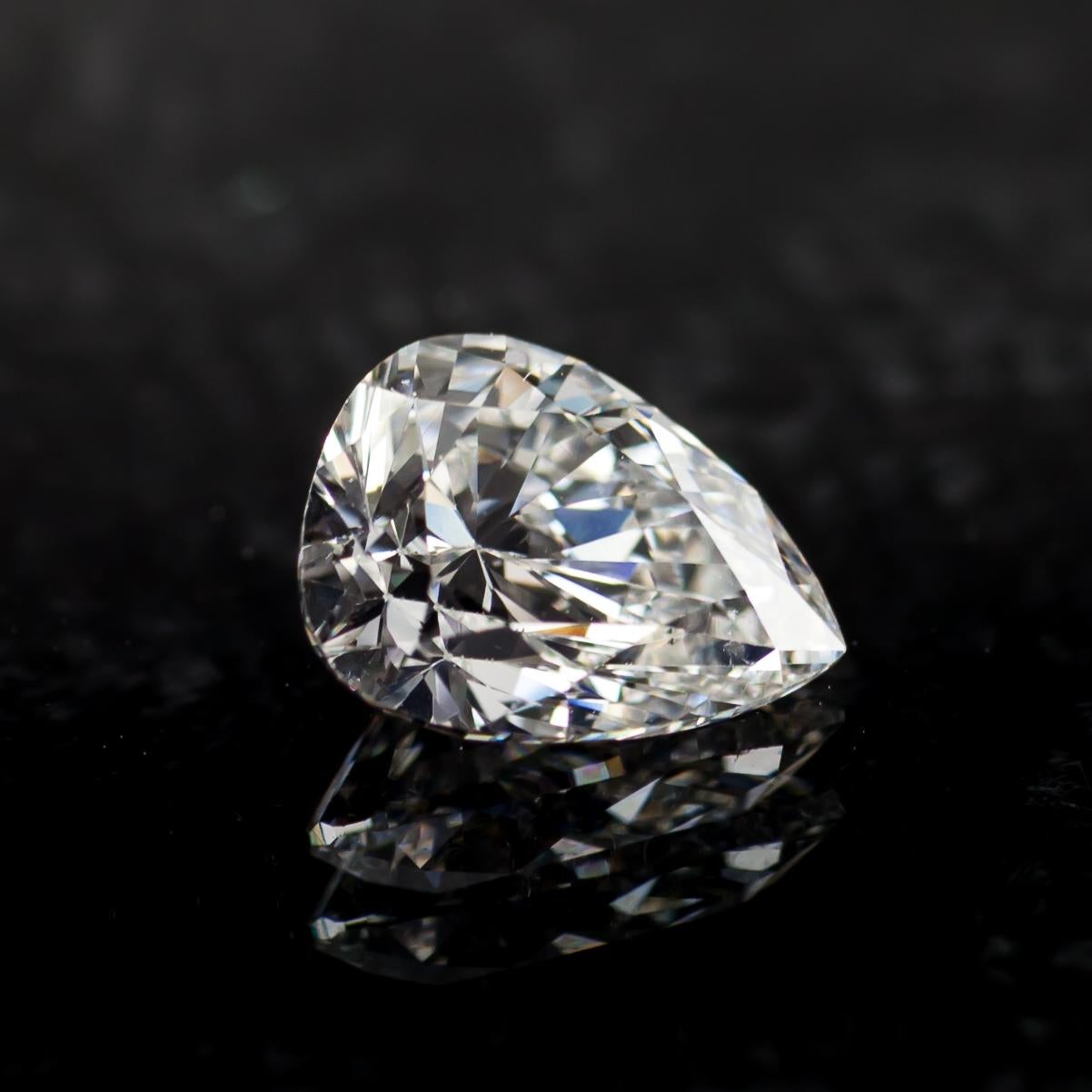 Diamond General Info
Diamond Cut: Pear Shaped
Measurements: 7.88  x  5.97  -  3.86 mm

Diamond Grading Results
Carat Weight: 1.12
Color Grade: G
Clarity Grade: VS2

Additional Grading Information 
Polish: Good
Symmetry:Good
Fluorescence: Faint