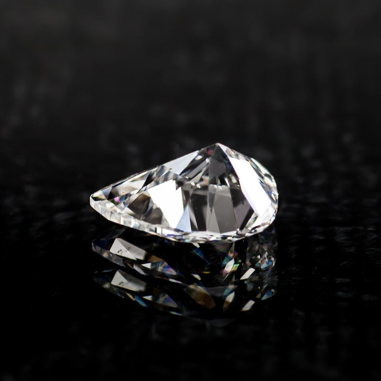 1.12 Carat Loose G / VS2 Pear Shaped Cut Diamond GIA Certified In Excellent Condition For Sale In Sherman Oaks, CA