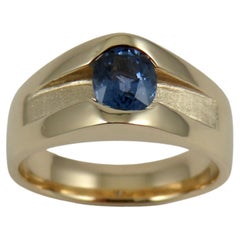 1.12 Carat Oval Blue Sapphire 9k Yellow Gold Ring