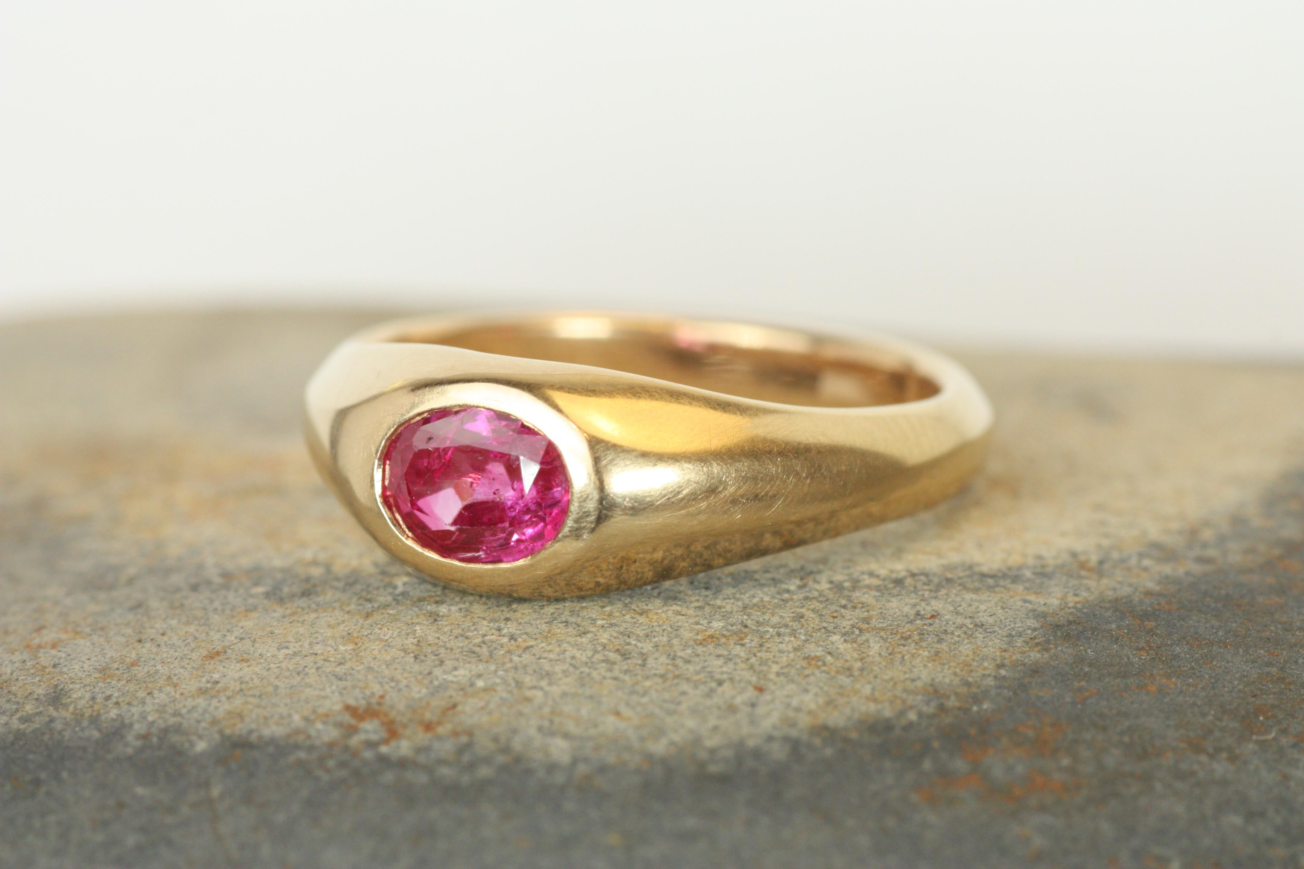 1.12 Carat Oval Burmese Ruby Gypsy Ring in 14K Rose Gold Handmade In New Condition For Sale In Santa Monica, CA