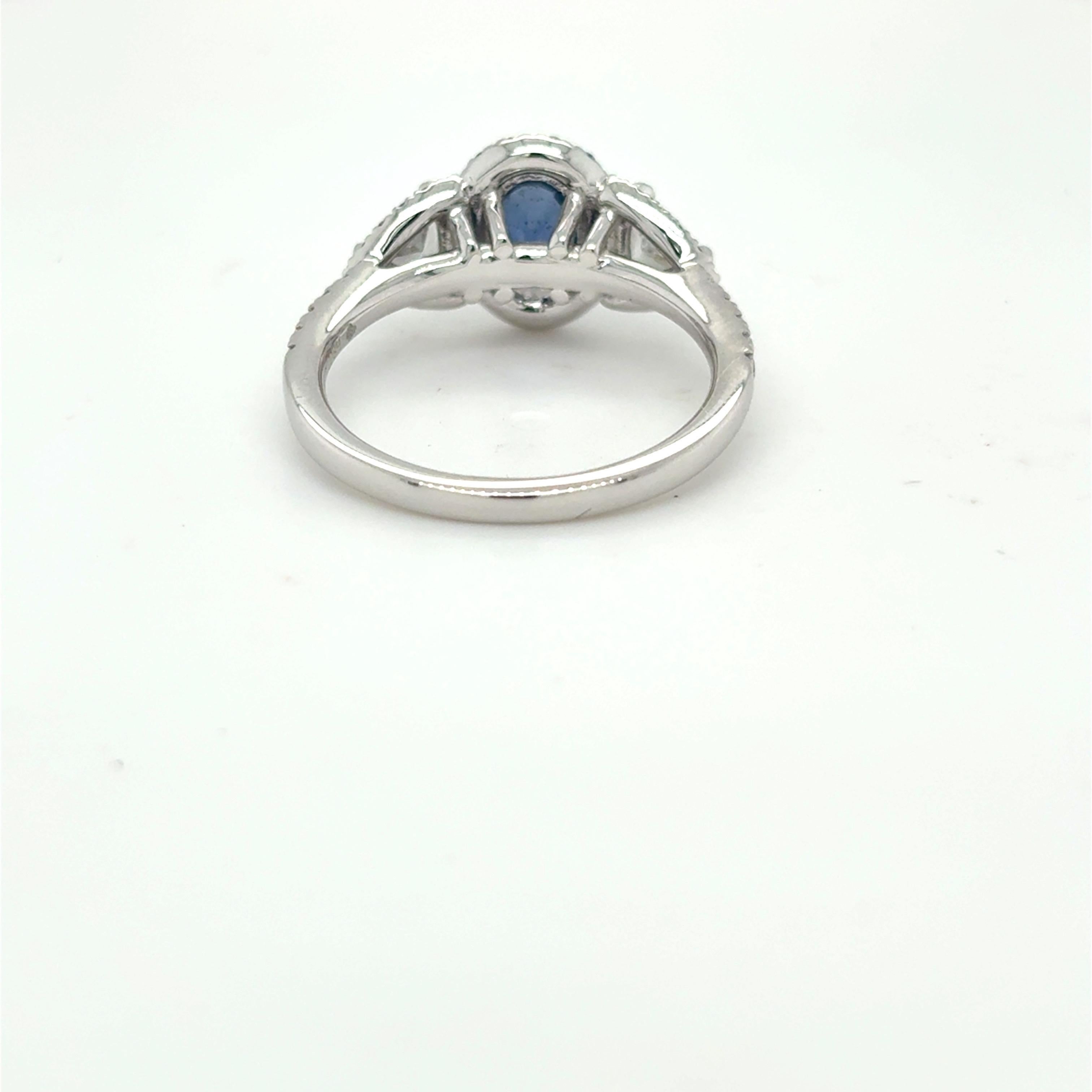 1.12 Carat Oval Cut Blue Sapphire Diamond Platinum Ring For Sale 4