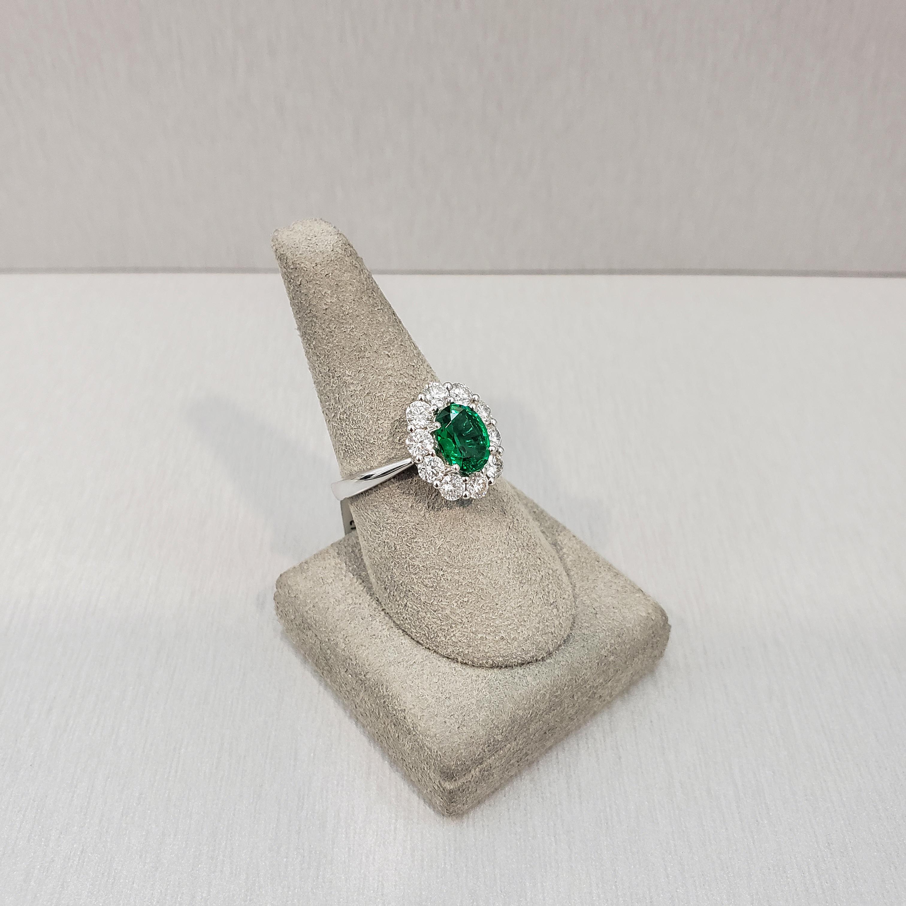 Roman Malakov 1.12 Carat Oval Cut Green Emerald and Diamond Halo Engagement Ring In New Condition For Sale In New York, NY