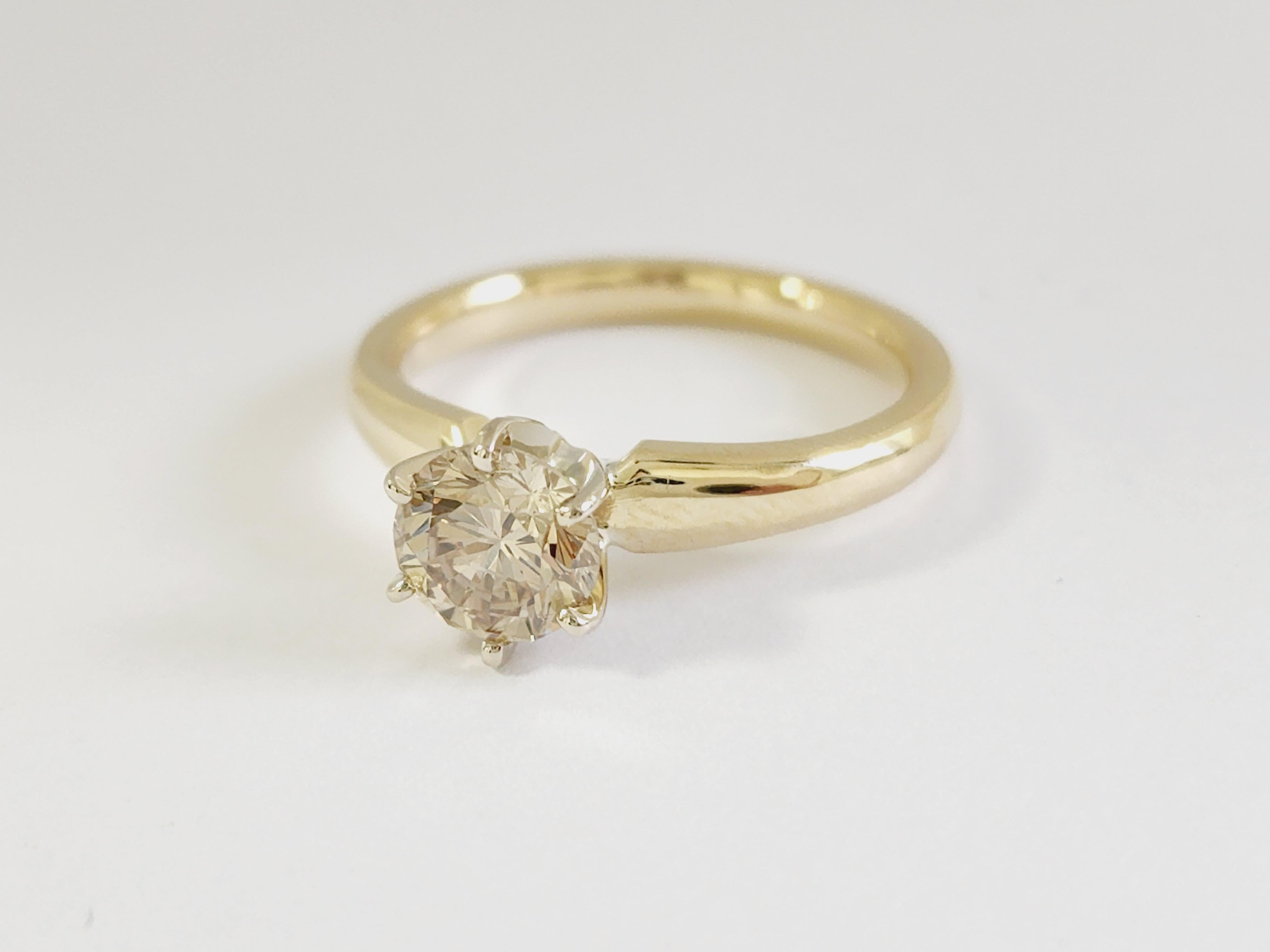 1.12 Carat Round Cut Diamond 14 Karat Yellow Gold Solitaire Ring In New Condition In Great Neck, NY