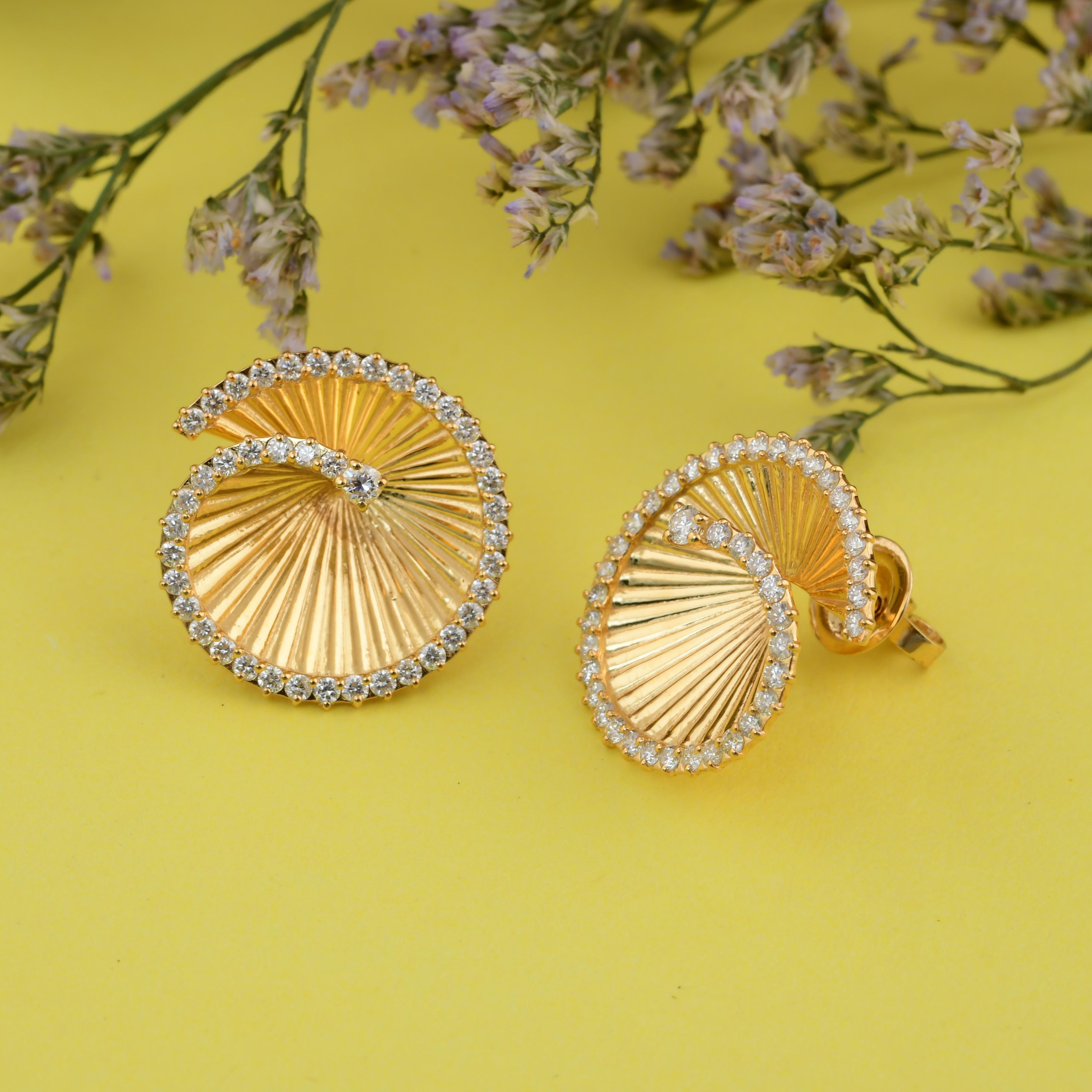 Modern 1.12 Carat SI Clarity HI Color Diamond Designer Earrings 14 Karat Yellow Gold For Sale