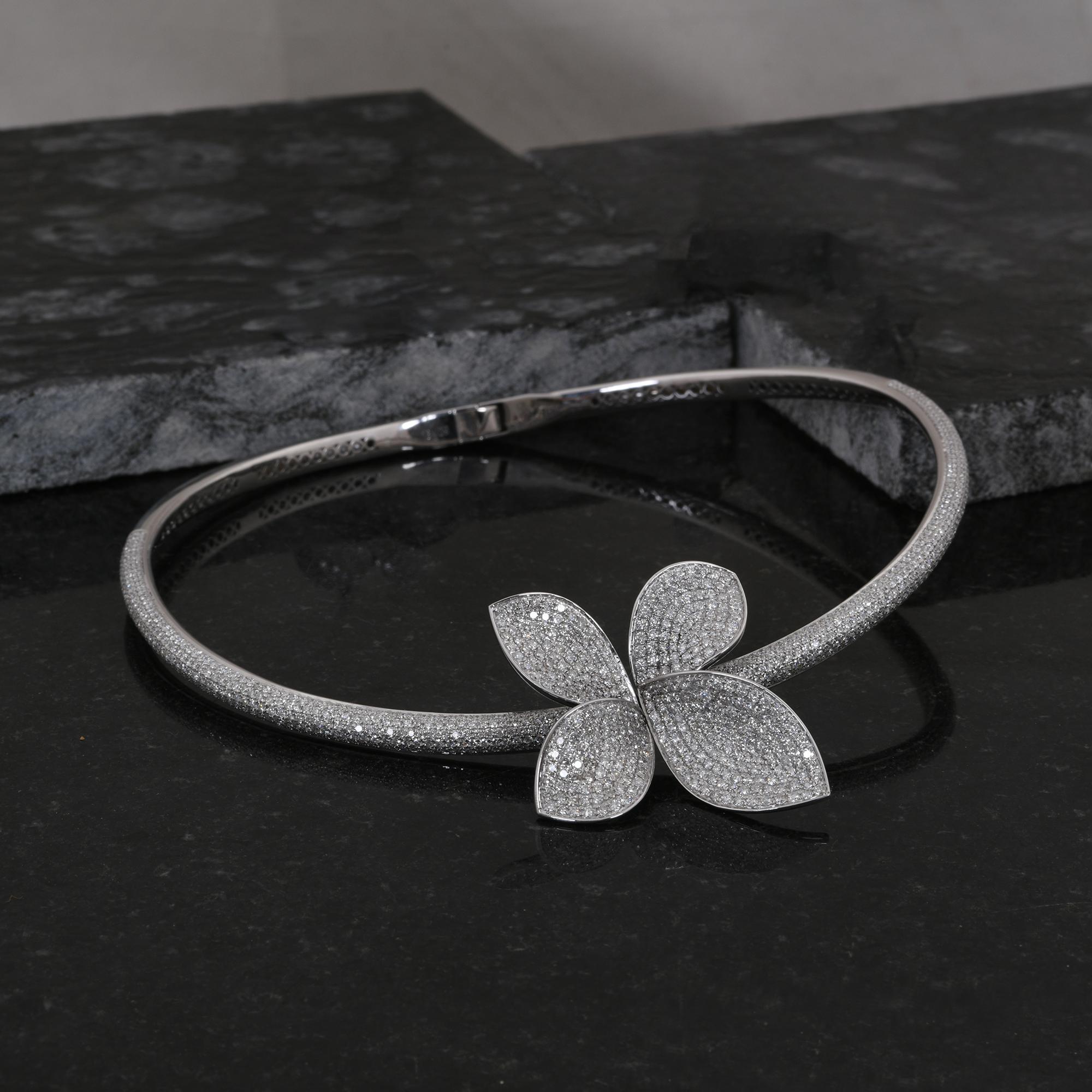 Modern 11.2 Carat SI/H Brilliant Cut Diamond 14k White Gold Butterfly Choker Necklace For Sale