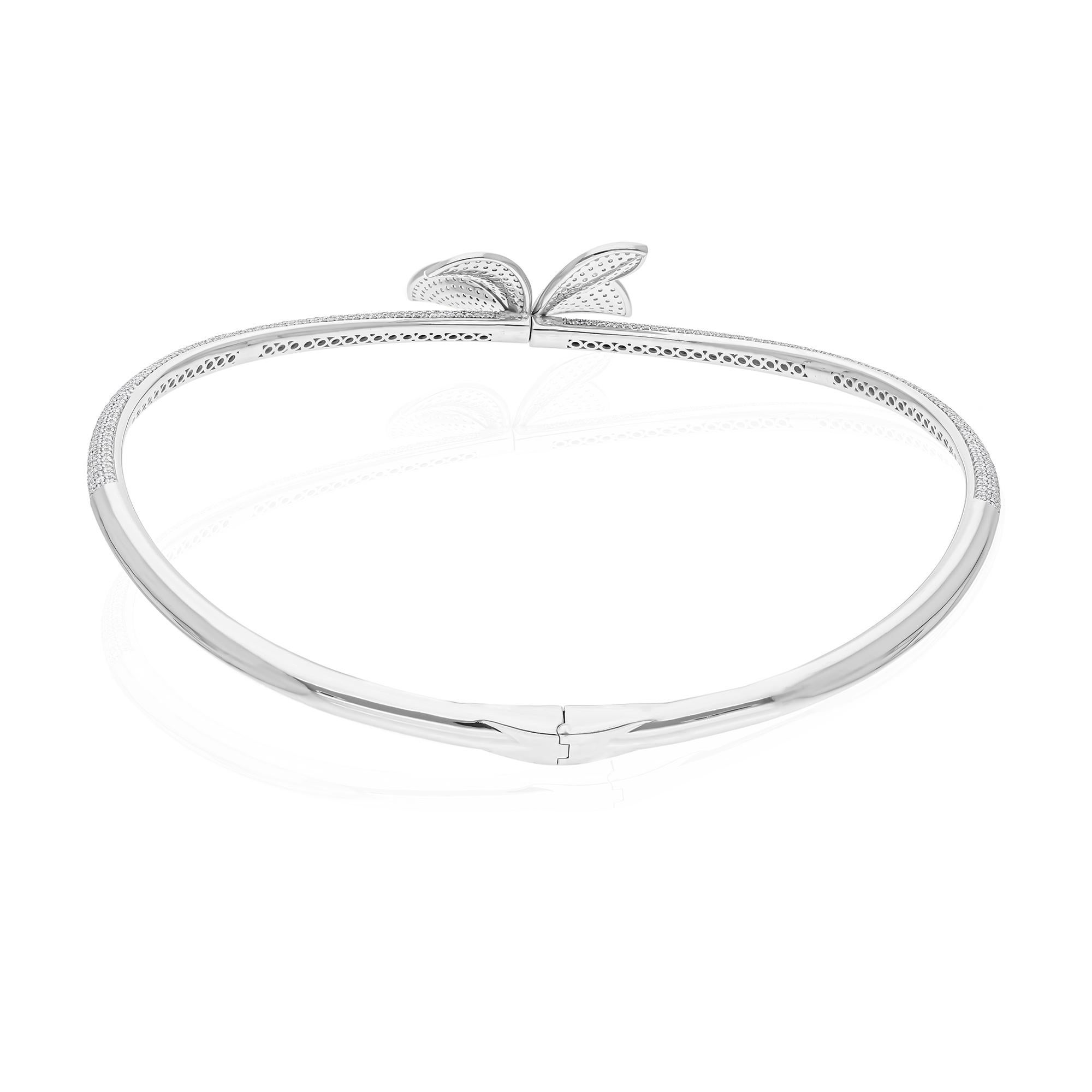 11.2 Carat SI/H Brilliant Cut Diamond 14k White Gold Butterfly Choker Necklace For Sale 1