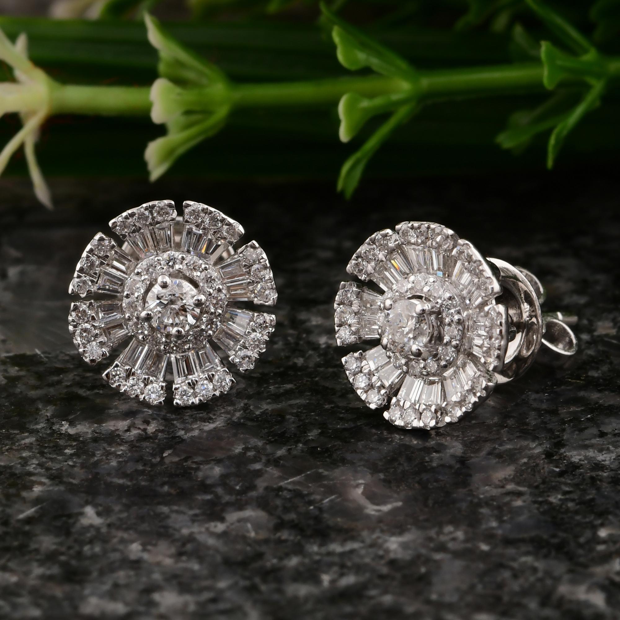 Realizzati in oro a 14 carati, questi squisiti orecchini sono impreziositi da 1,12 carati di diamanti scintillanti.

Segui la vetrina di Spectrum Jewels per vedere le ultime collezioni e i pezzi esclusivi. Spectrum Jewels è orgoglioso di essere
