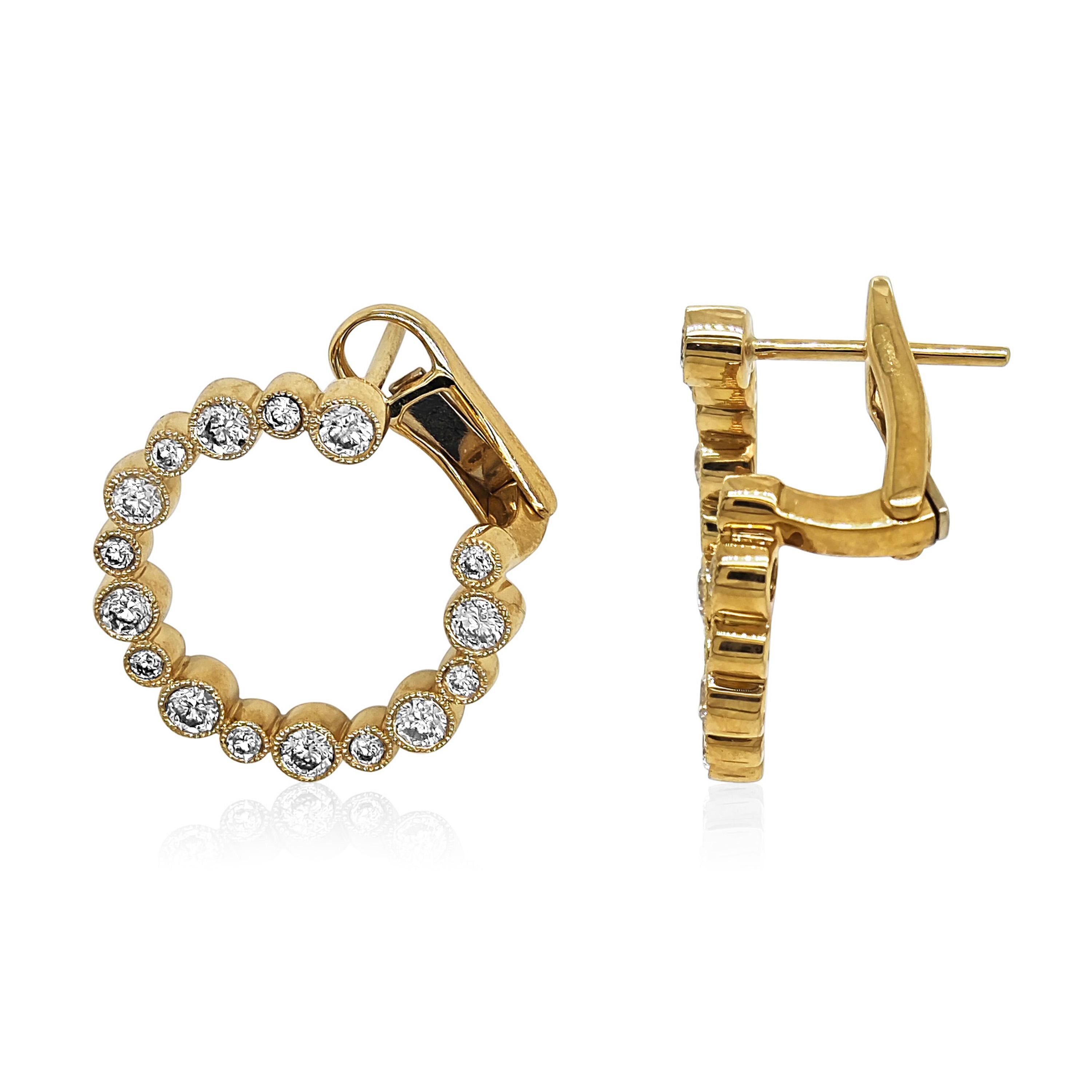 32 White Diamonds: 1.12 Carats
Metal: 18K Yellow Gold, 7.30 Grams
