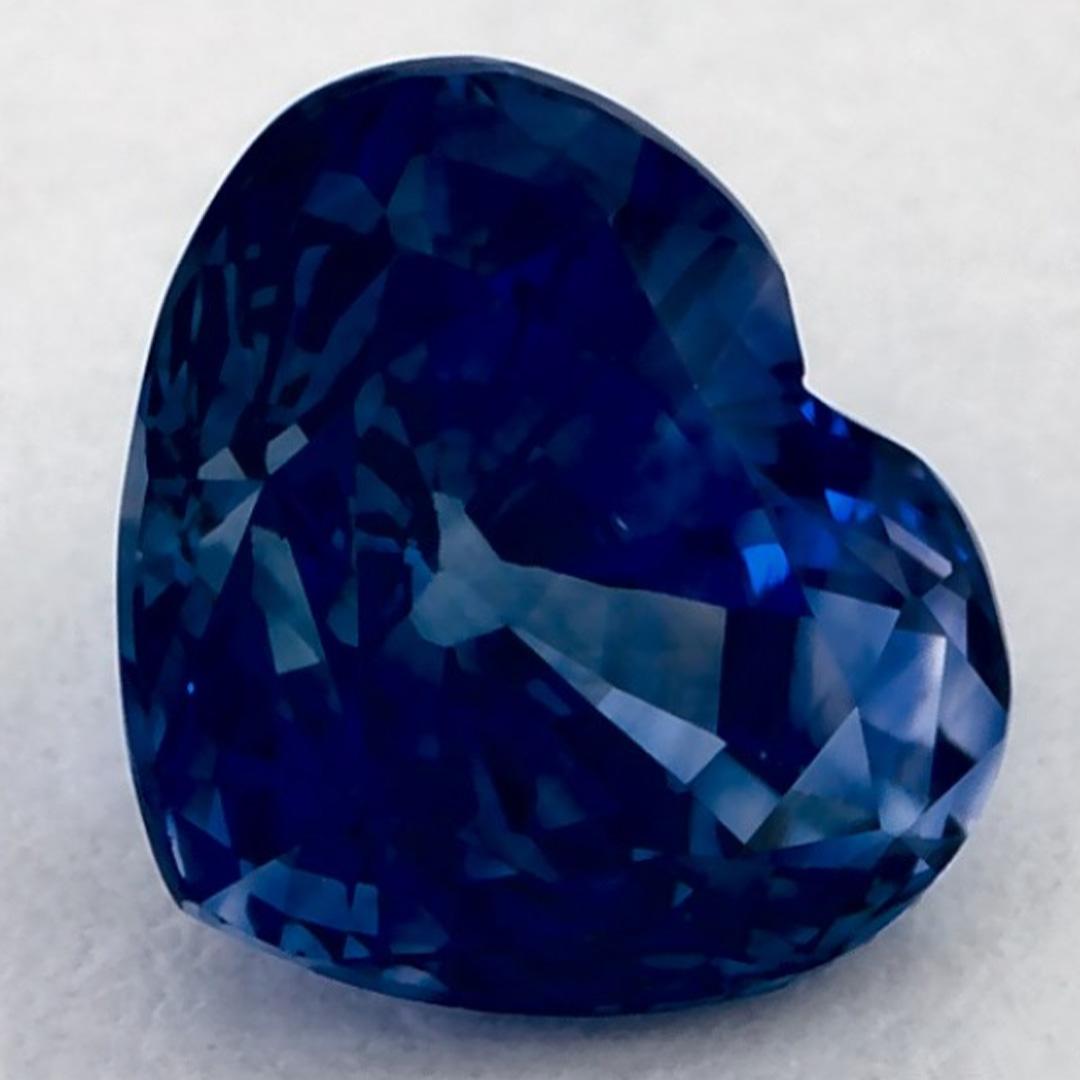 Una piedra de nacimiento de septiembre muy preciosa con un encantador color azul. Se cree que traen buena suerte y fortuna a la vida.

Explora la vibrante colección de esmeraldas, rubíes y zafiros de nuestra tienda, disponibles como gemas sueltas y