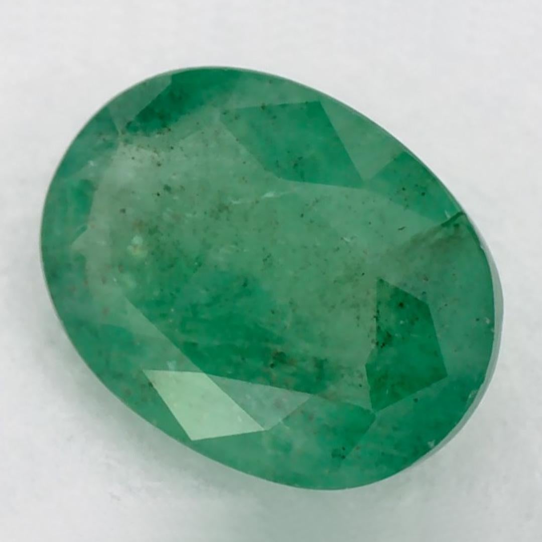 Con una vibrante tonalità di colore verde, la pietra natale di maggio è un simbolo della rinnovata crescita primaverile. 

Esplora la vivace collezione di smeraldi, rubini e zaffiri nel nostro negozio, disponibili come gemme sciolte e abbinabili