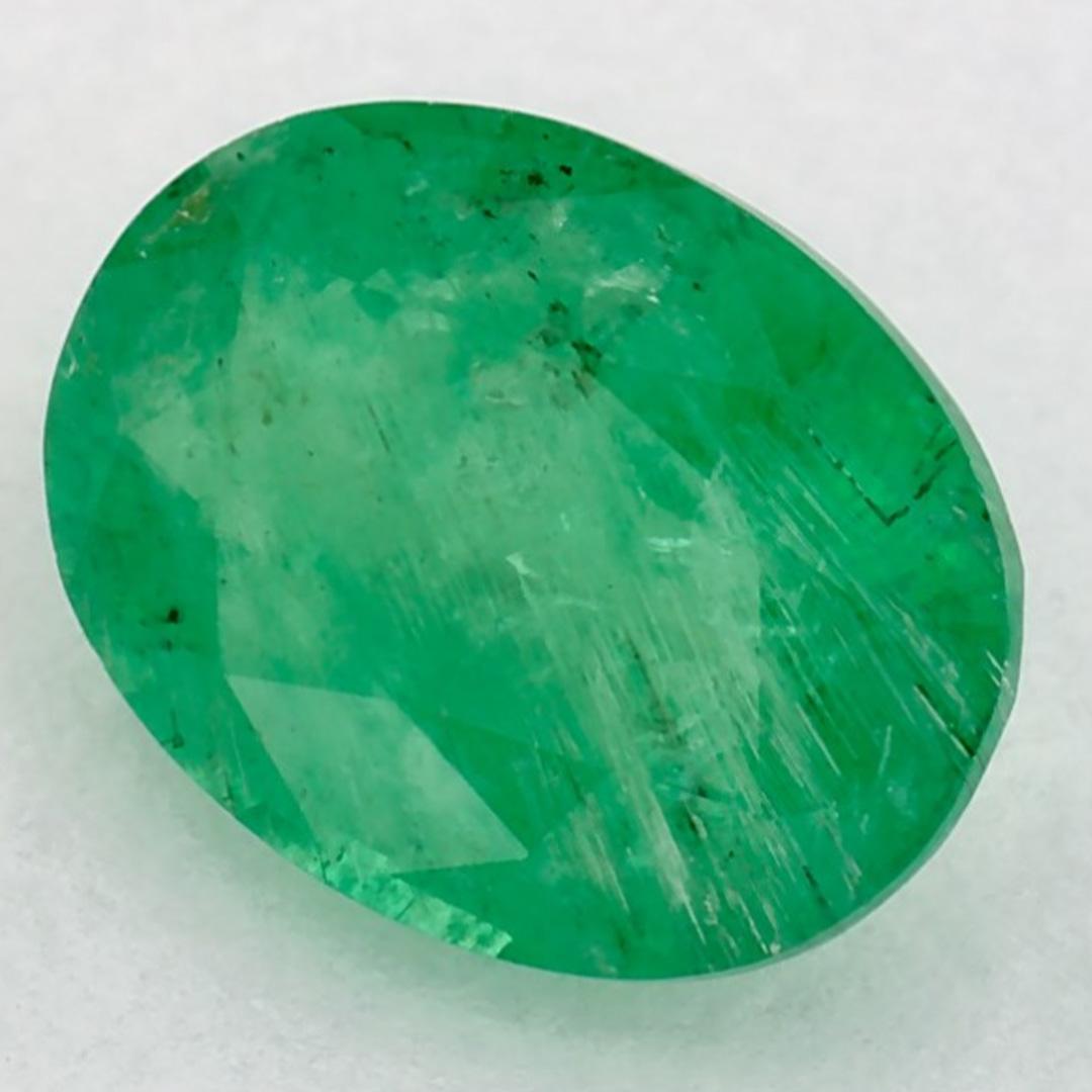 Mit seinem leuchtenden grünen Farbton ist der Geburtsstein für den Mai ein Symbol für neues Wachstum im Frühling. 

Entdecken Sie die lebendige Kollektion von Smaragden, Rubinen und Saphiren in unserem Geschäft, die als lose Edelsteine erhältlich