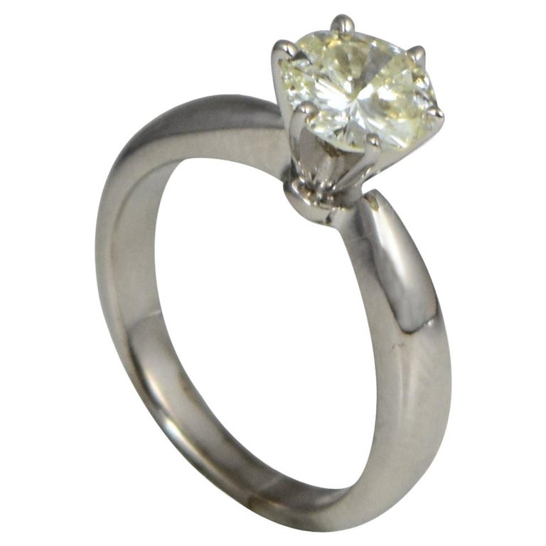 1.12 Ct Round Brilliant Cut Diamond Solitaire Engagement Ring in White Gold  For Sale at 1stDibs