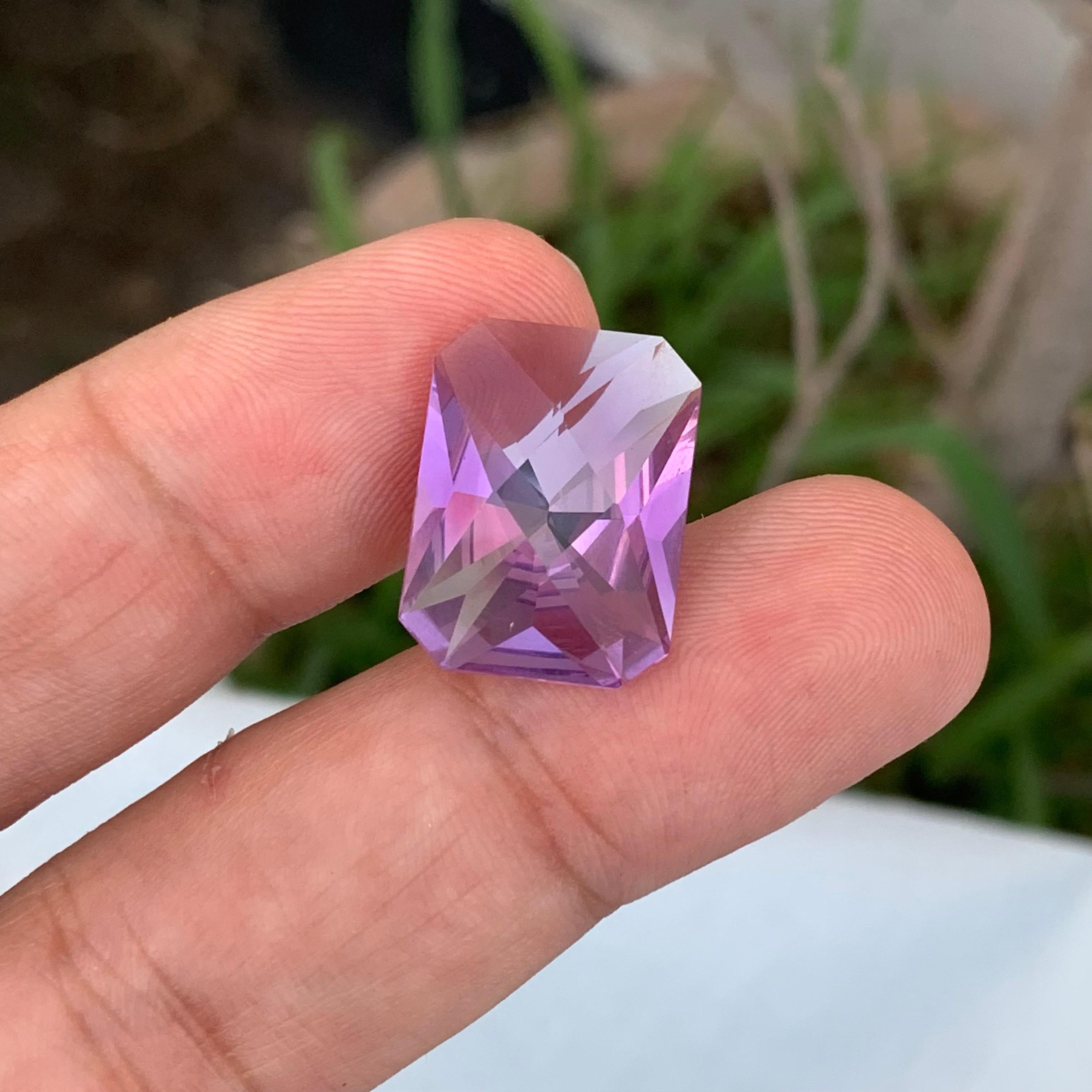 Women's or Men's 11.20 Carat Natural Loose Amethyst Gemstone For Jewellery Making For Sale