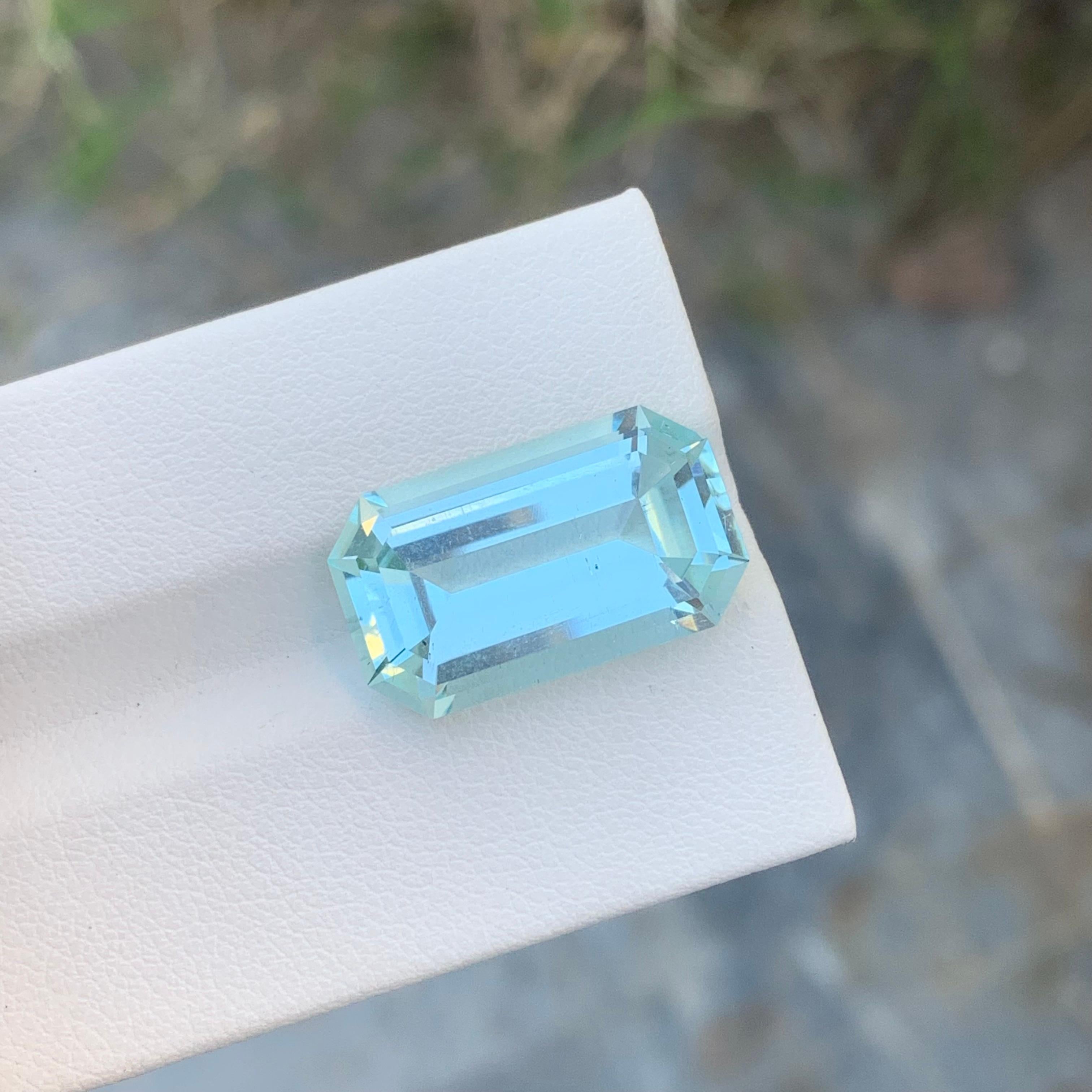 11.20 Carat Natural Loose Aquamarine Emerald Shape Gem For Necklace  For Sale 5