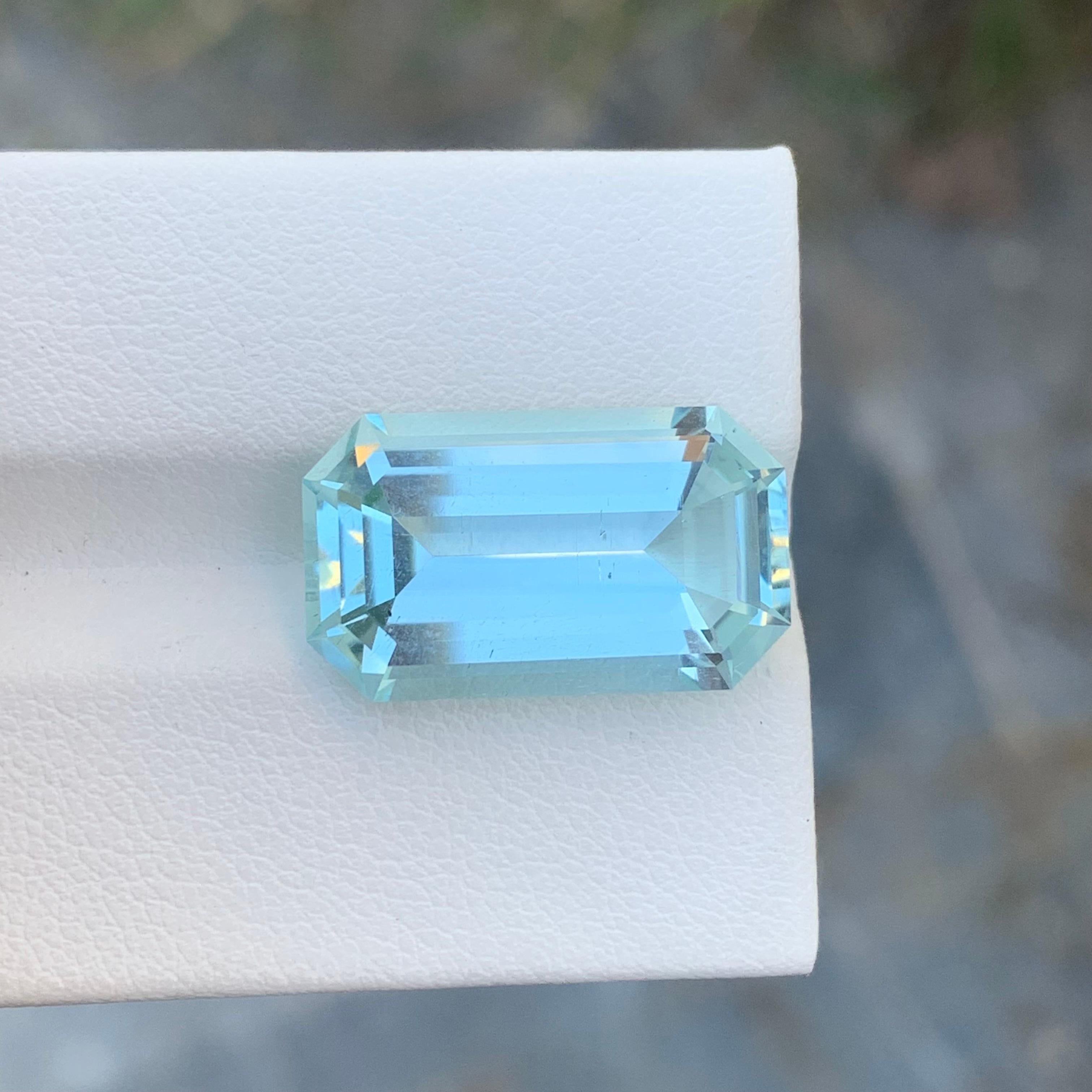 Emerald Cut 11.20 Carat Natural Loose Aquamarine Emerald Shape Gem For Necklace For Sale