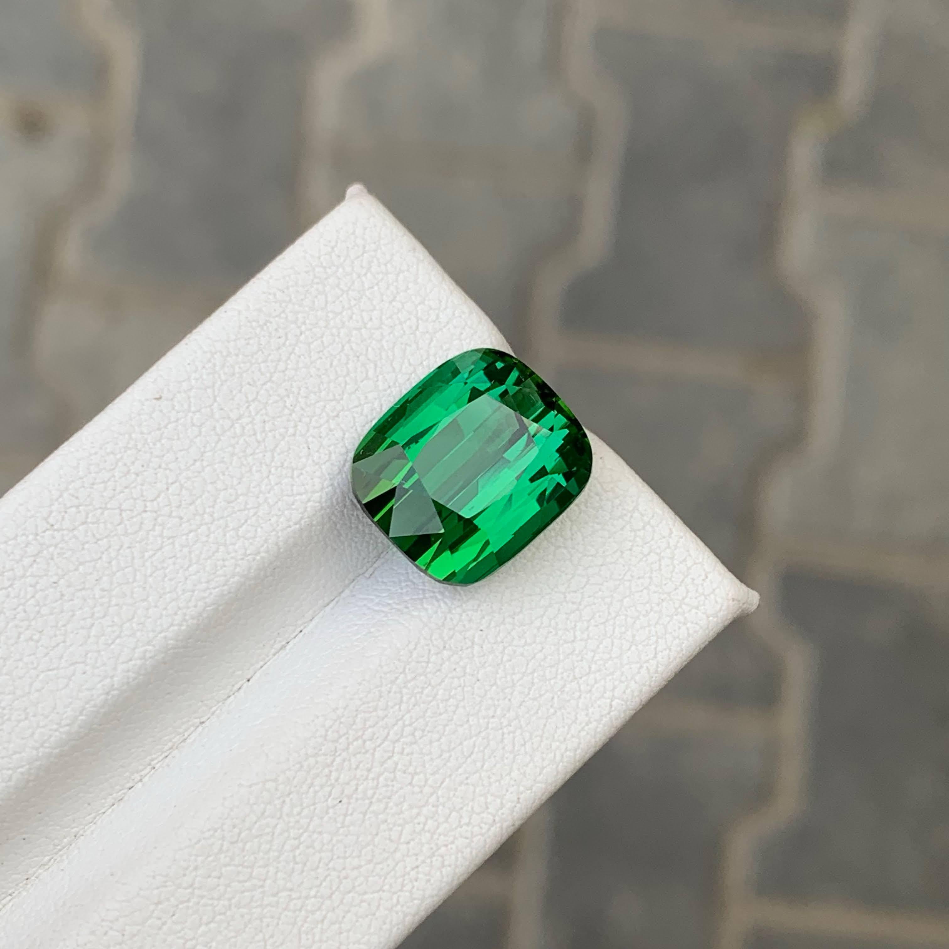 11.20 carati di tormalina verde naturale sciolta, taglio a cuscino, pietra preziosa afgana in vendita 4
