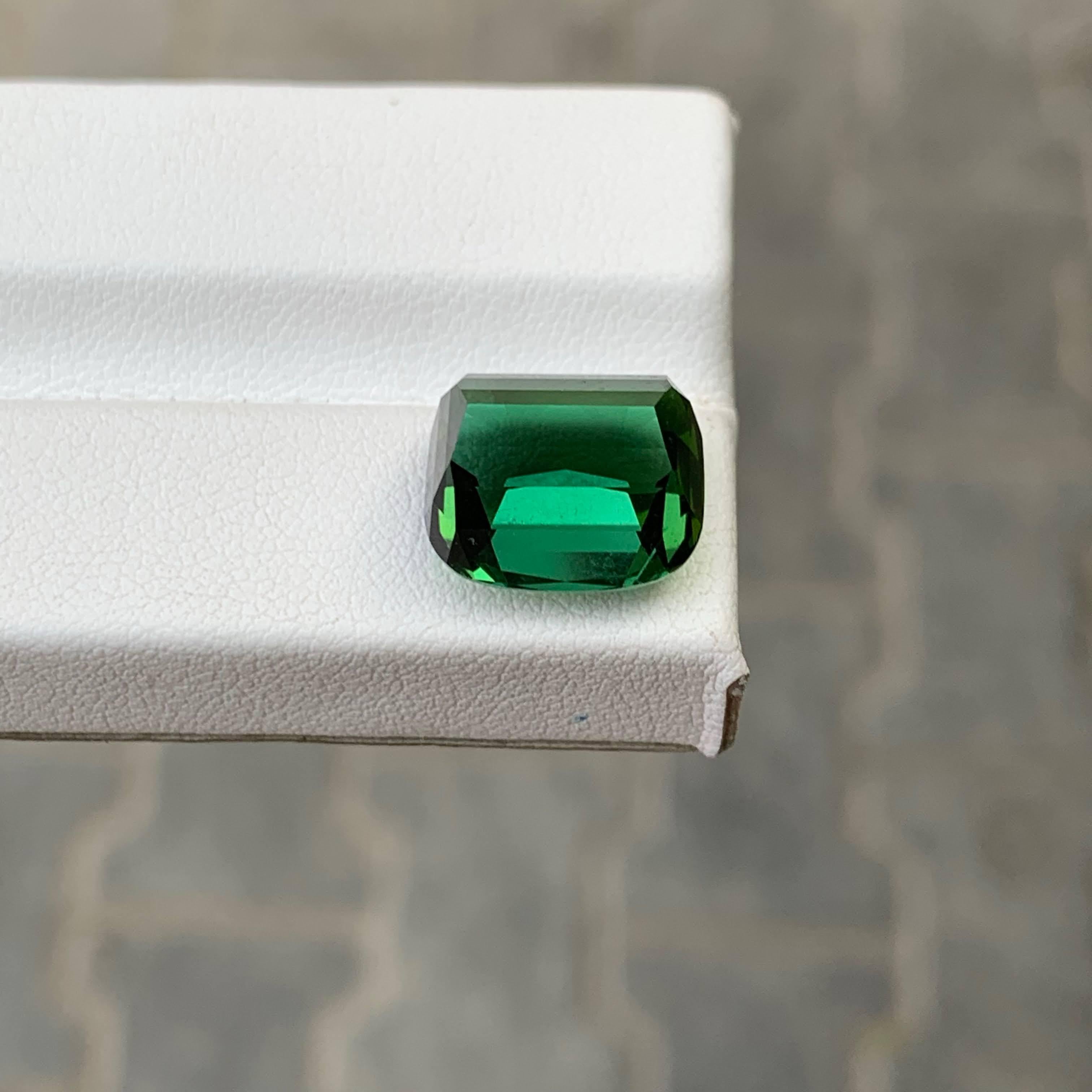 11.20 carati di tormalina verde naturale sciolta, taglio a cuscino, pietra preziosa afgana in vendita 3