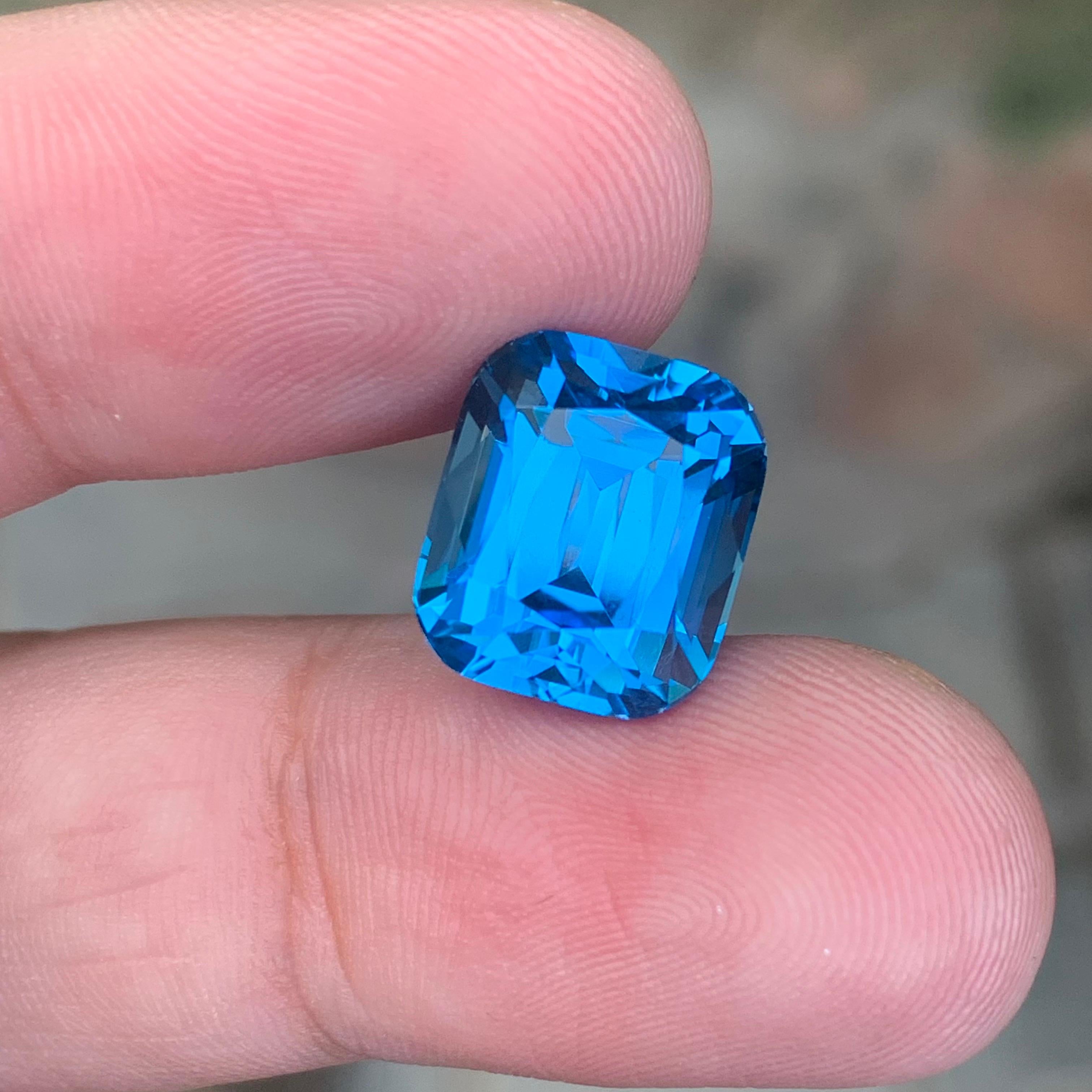 11.20 Carat Natural Loose Swiss Blue Topaz Cushion Cut Gemstone im Angebot 6