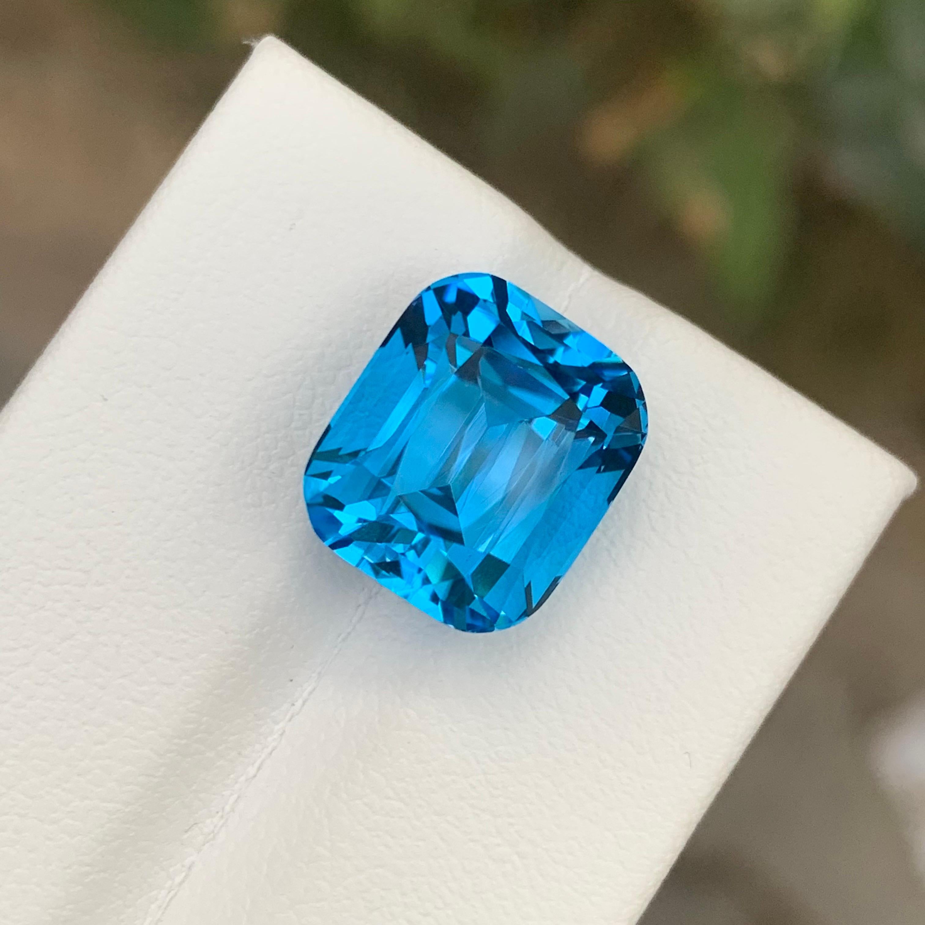 11.20 Carat Natural Loose Swiss Blue Topaz Cushion Cut Gemstone (Kissenschliff) im Angebot