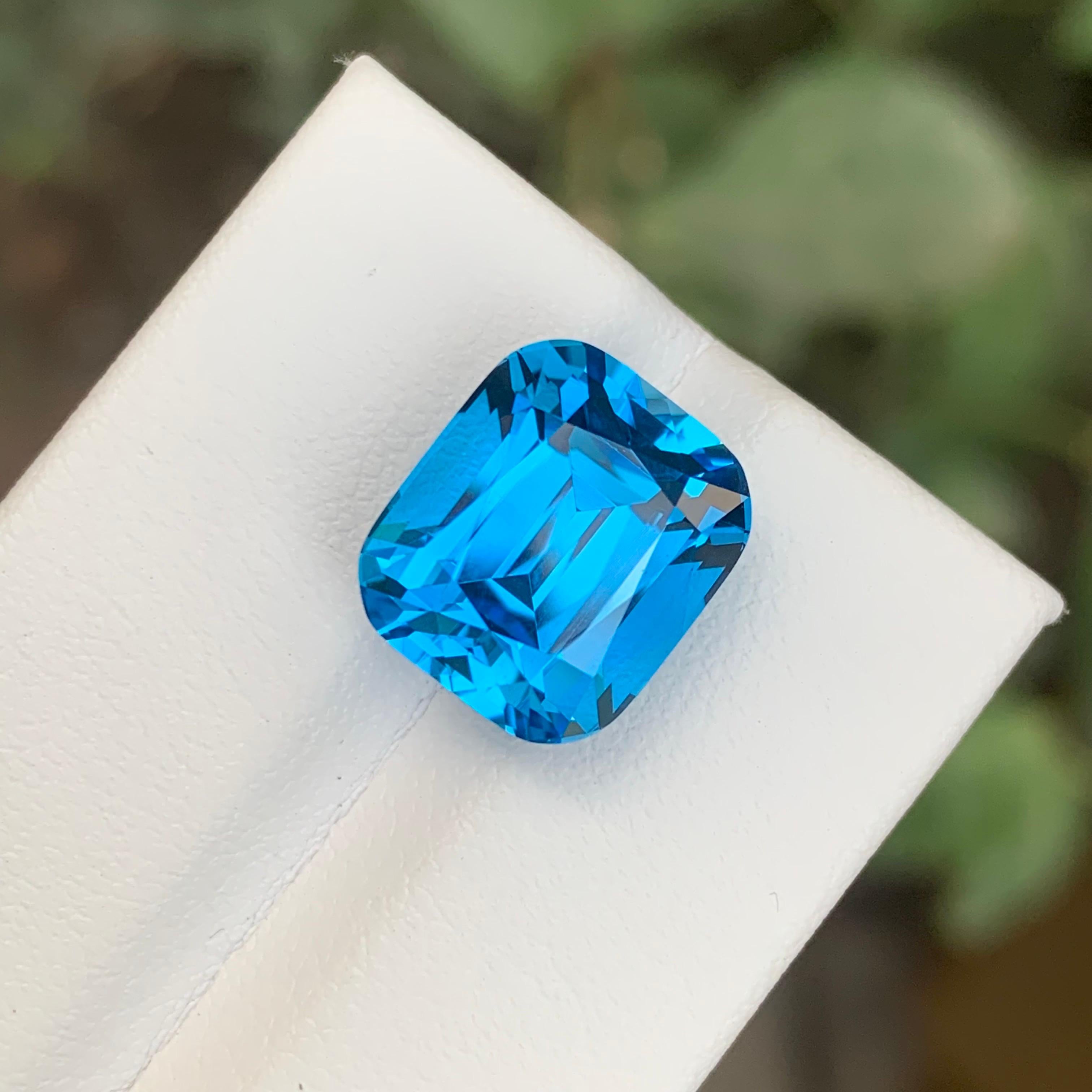 11.20 Carat Natural Loose Swiss Blue Topaz Cushion Cut Gemstone im Angebot 1