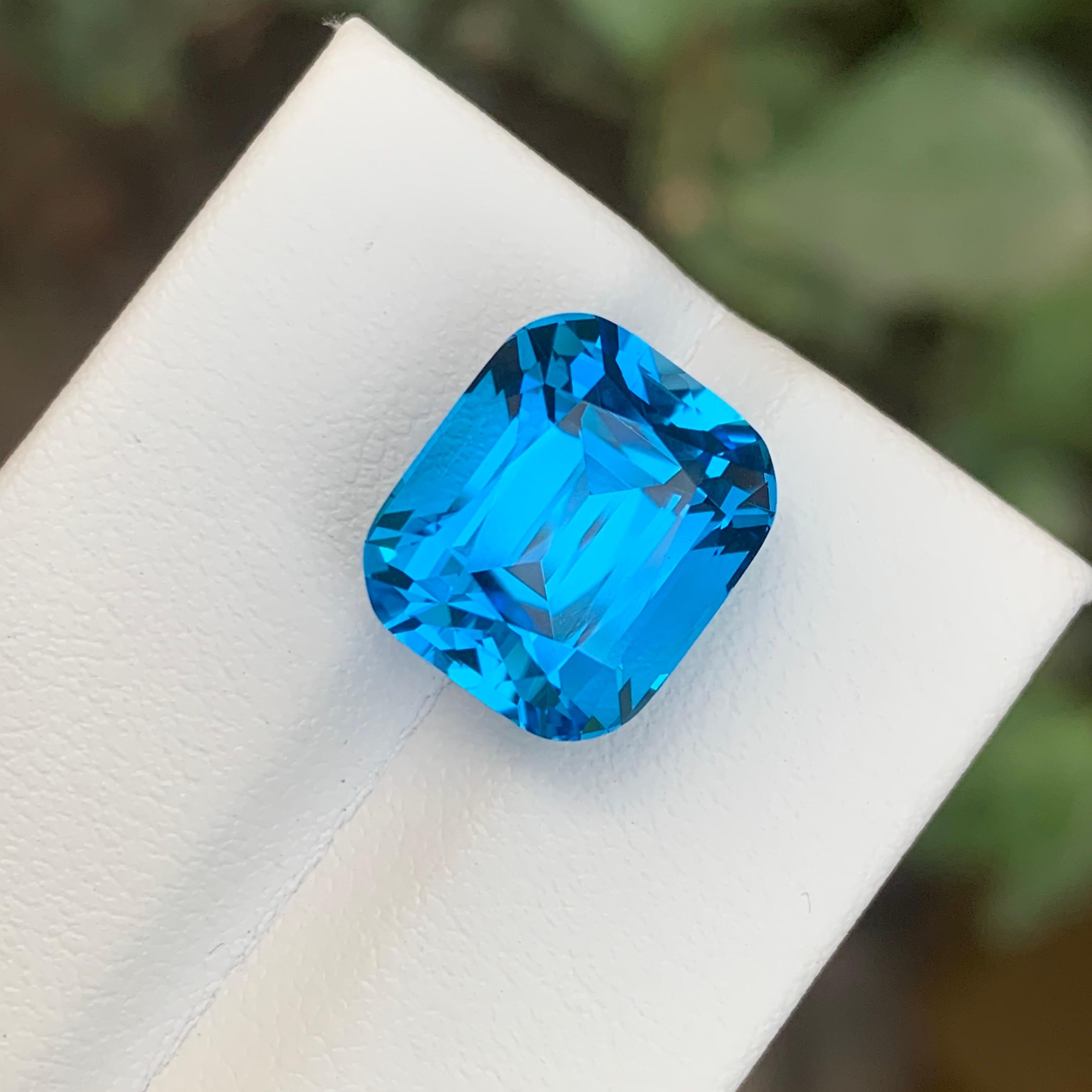 11.20 Carat Natural Loose Swiss Blue Topaz Cushion Cut Gemstone im Angebot 3