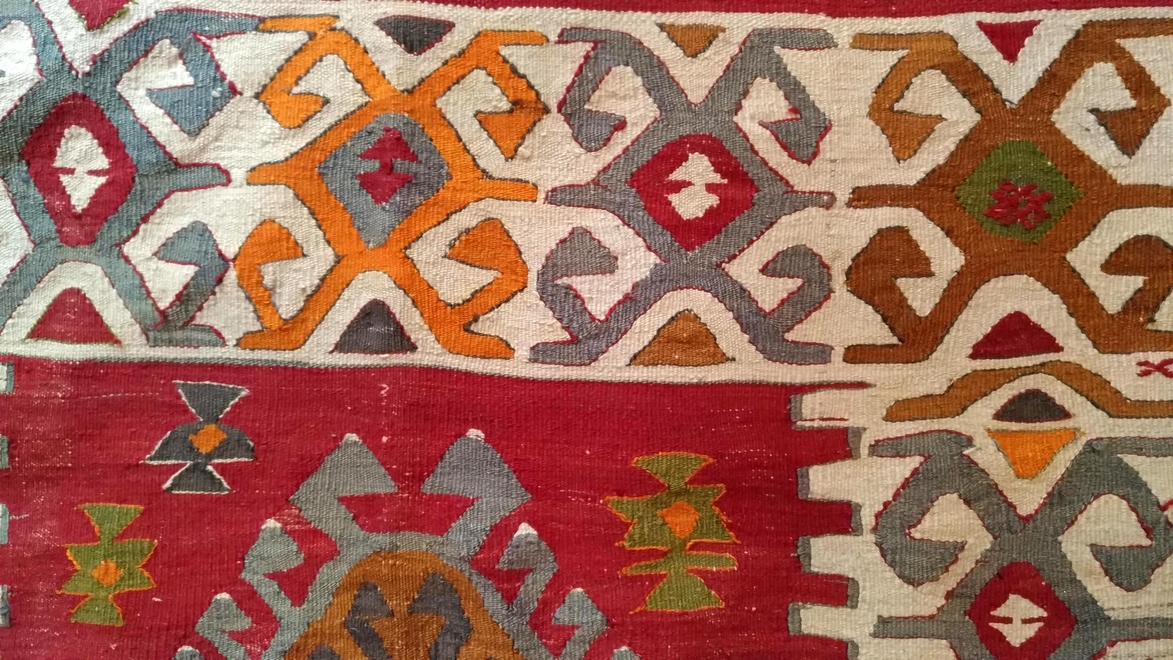 1120, Old Kilim Turkey In Excellent Condition For Sale In Paris, FR