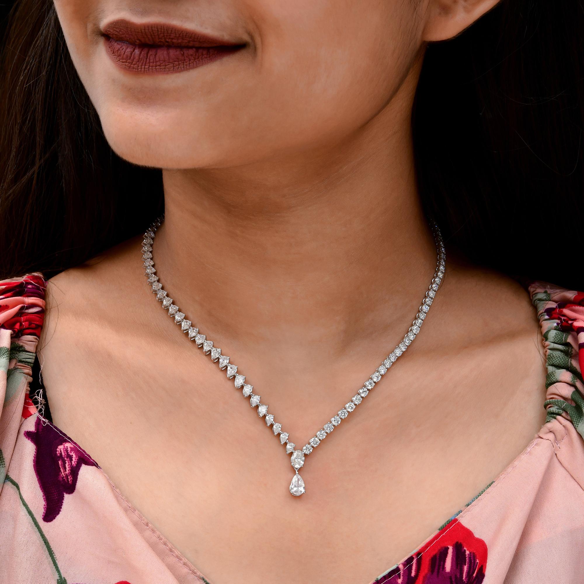 Diese 11,21 Karat SI/H Multi Shape Diamond 14 Karat Weißgold Drop Halskette verfügt über Birne geschliffenen Diamanten auf der einen Seite und rund geschliffenen Diamanten auf der anderen mit ovalen und eine größere Birne geschliffenen Diamanten