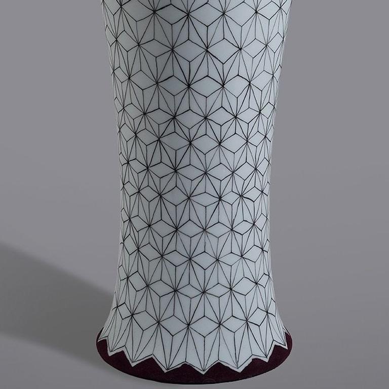 Vase mit „Stern“-Muster im Angebot 1