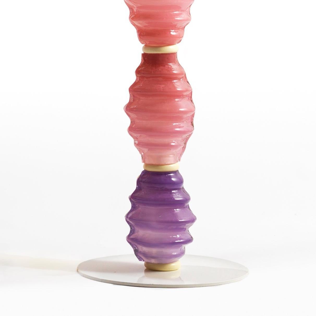 Lanterne colonne I - Gris Abstract Sculpture par Niho Kozuru