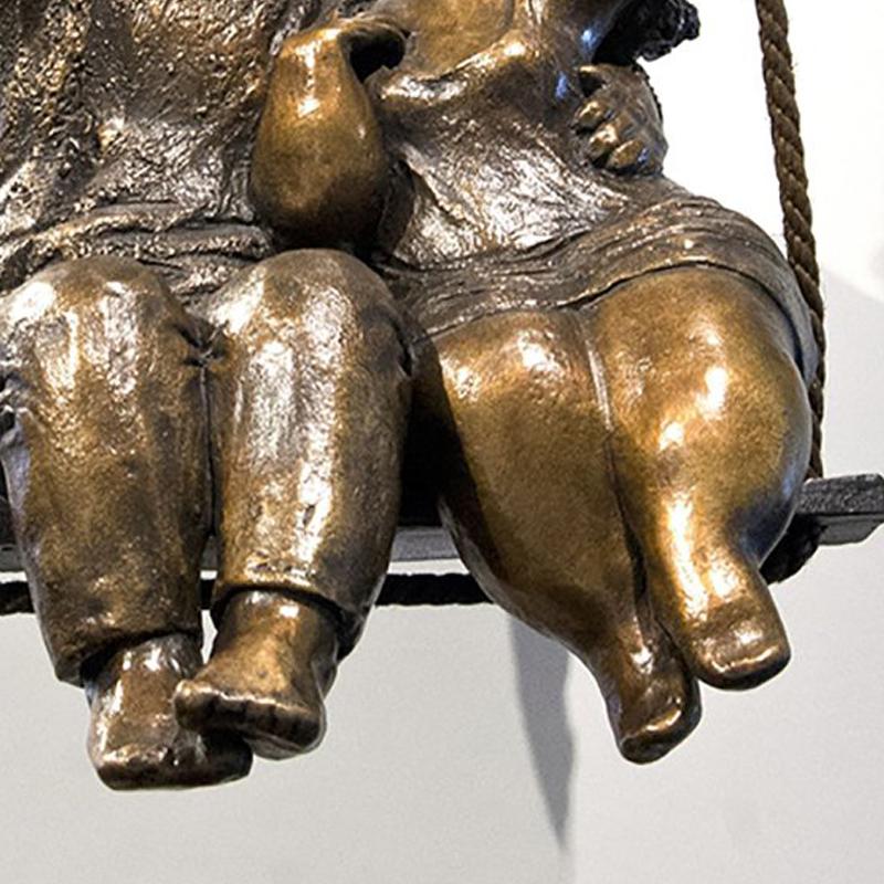 Limitierte Auflage einer Bronzeskulptur von Rose-Aimée Bélanger  LIEBENDE AUF EINER SCHAUKEL 23/24 im Angebot 3