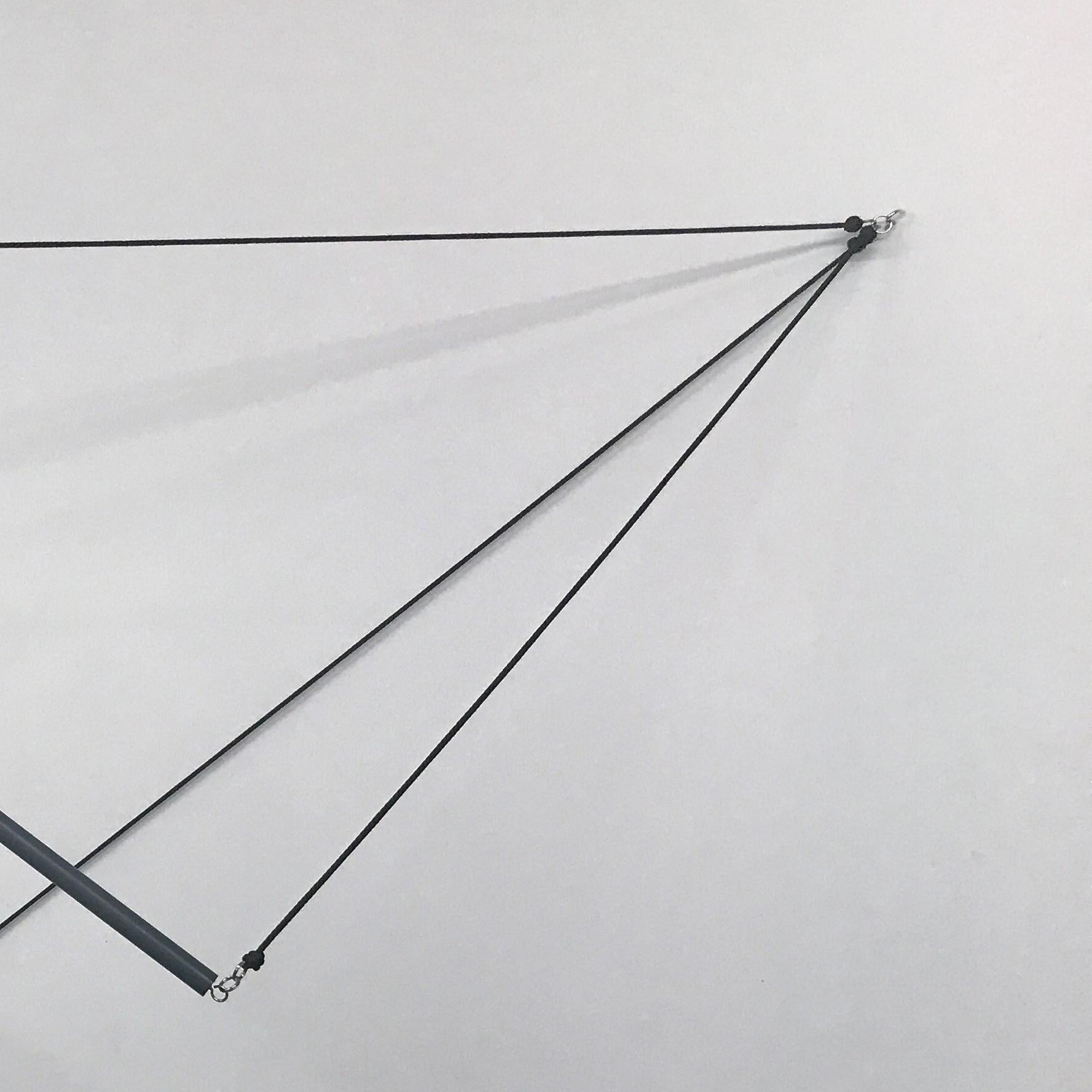 Dishtowel Fold, 2018, Polyesterkordel, PVCstange, Edelstahl, 94,5 x 49 x26 Zoll (Grau), Abstract Sculpture, von Daniel G. Hill