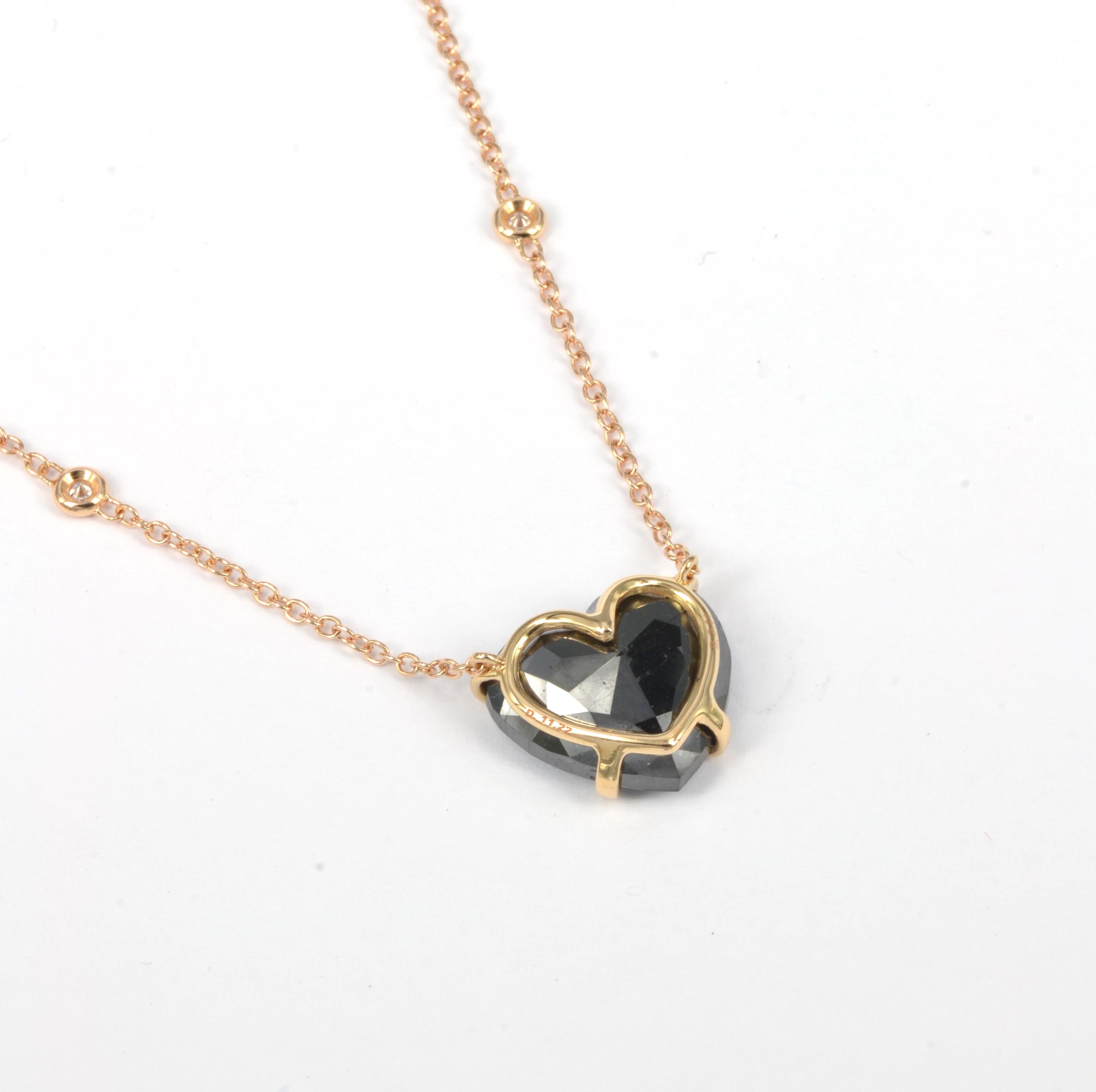 11.22 Carat Heart Cut  Black Diamond 18 KT Rose Gold Made in Italy  Necklace For Sale 1