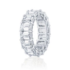 11.23 Karat Smaragdschliff Diamant-Eternity-Ring