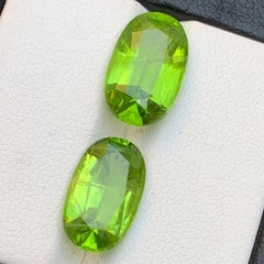 Vivid Green Natural Peridot Oval Cut Gemstone, 11.23 Carats, Pakistan