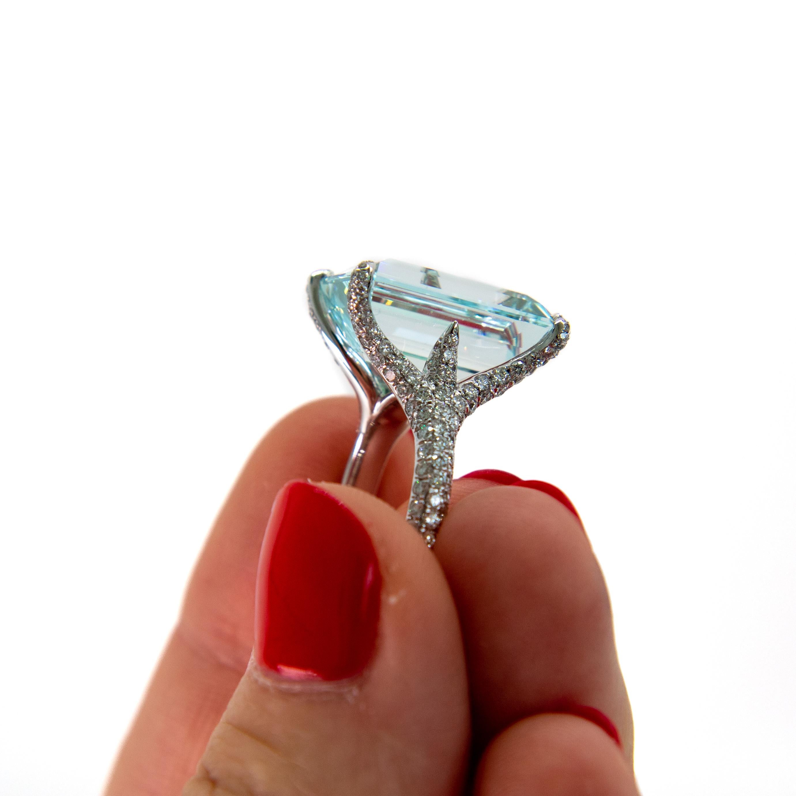 11.23 Carat Aquamarine and Diamond Micropave Claws Platinum Ring For Sale 1